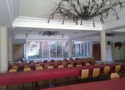 Business facilities in Arcojalon