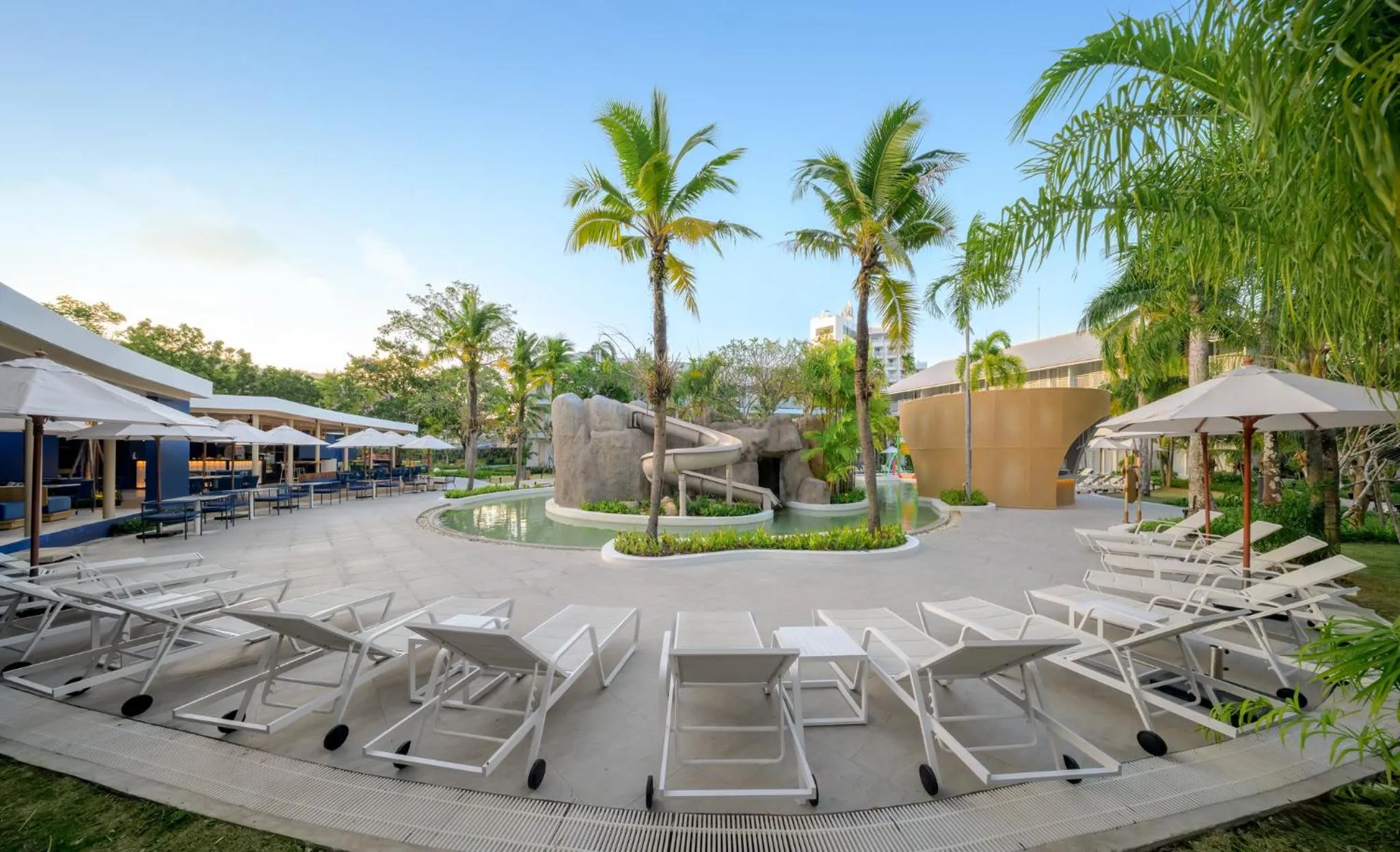 Swimming pool in Centara Karon Resort Phuket
