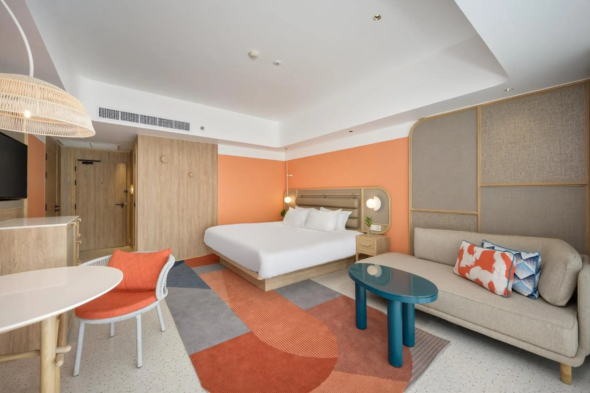 Photo of the whole room, Bed in Centara Karon Resort Phuket