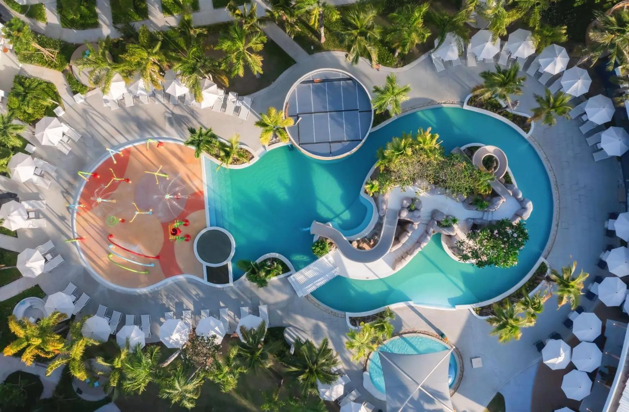 Swimming pool in Centara Karon Resort Phuket