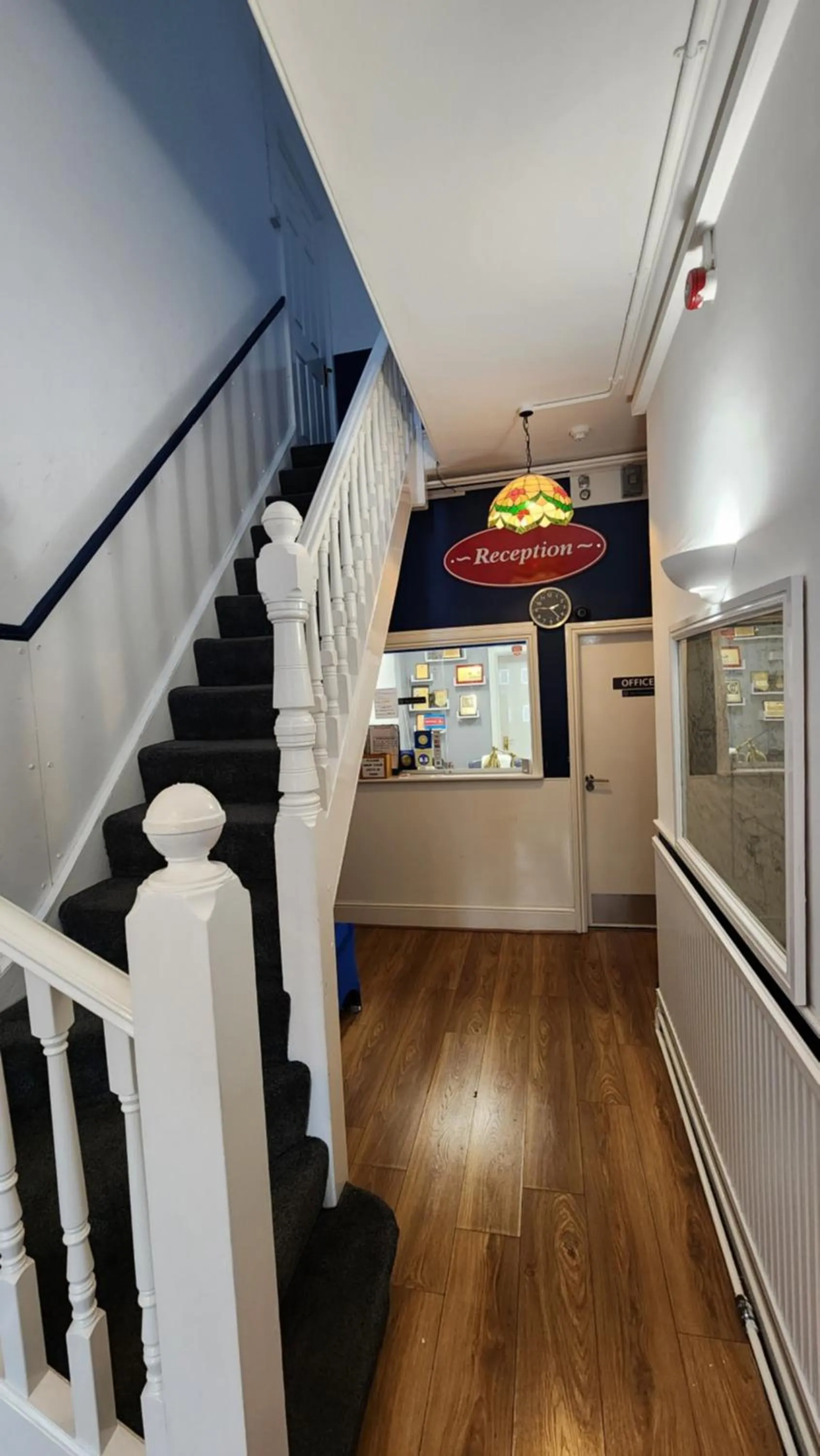 Lobby or reception in Gatwick Castle B&B