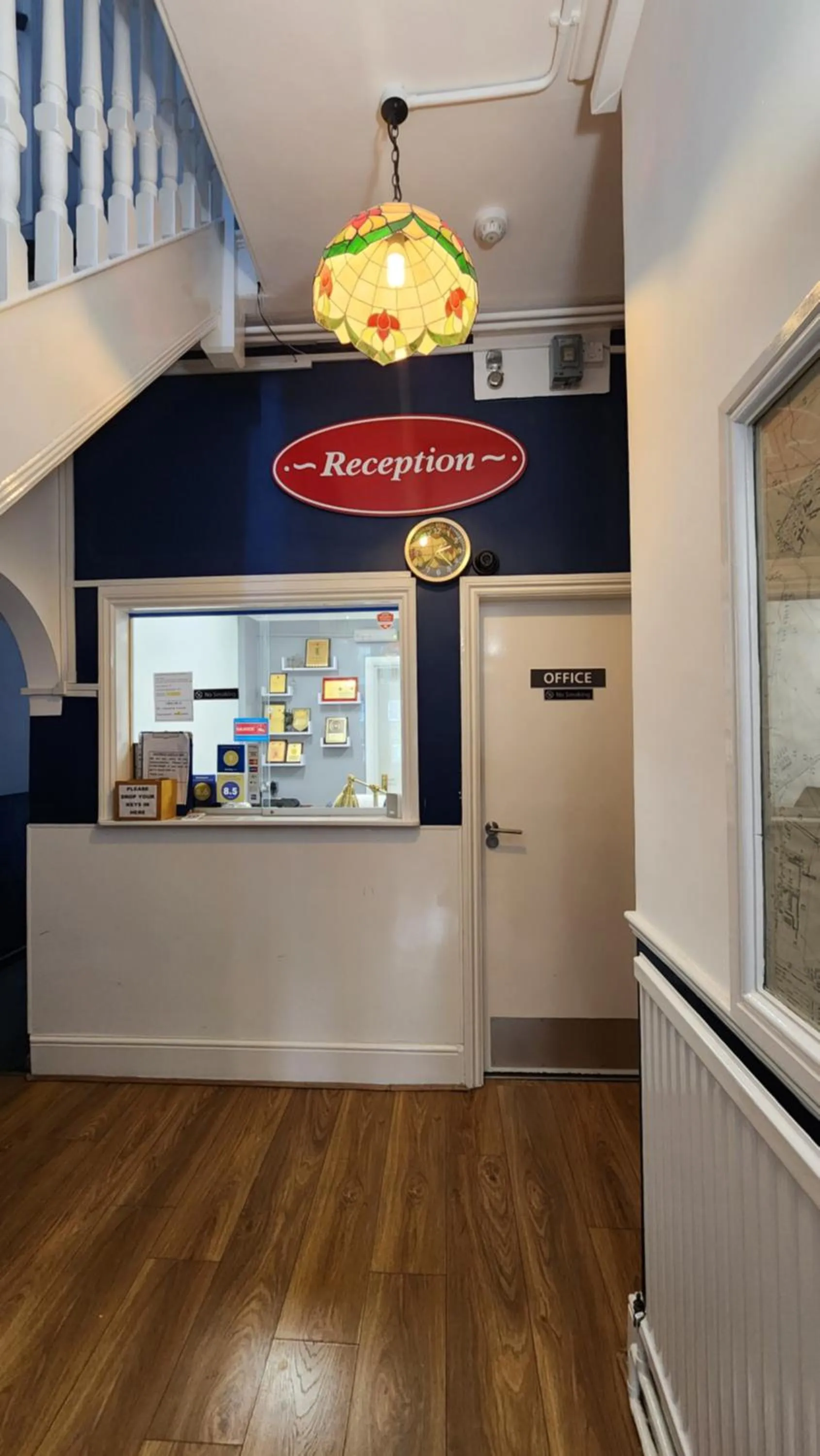 Lobby or reception in Gatwick Castle B&B