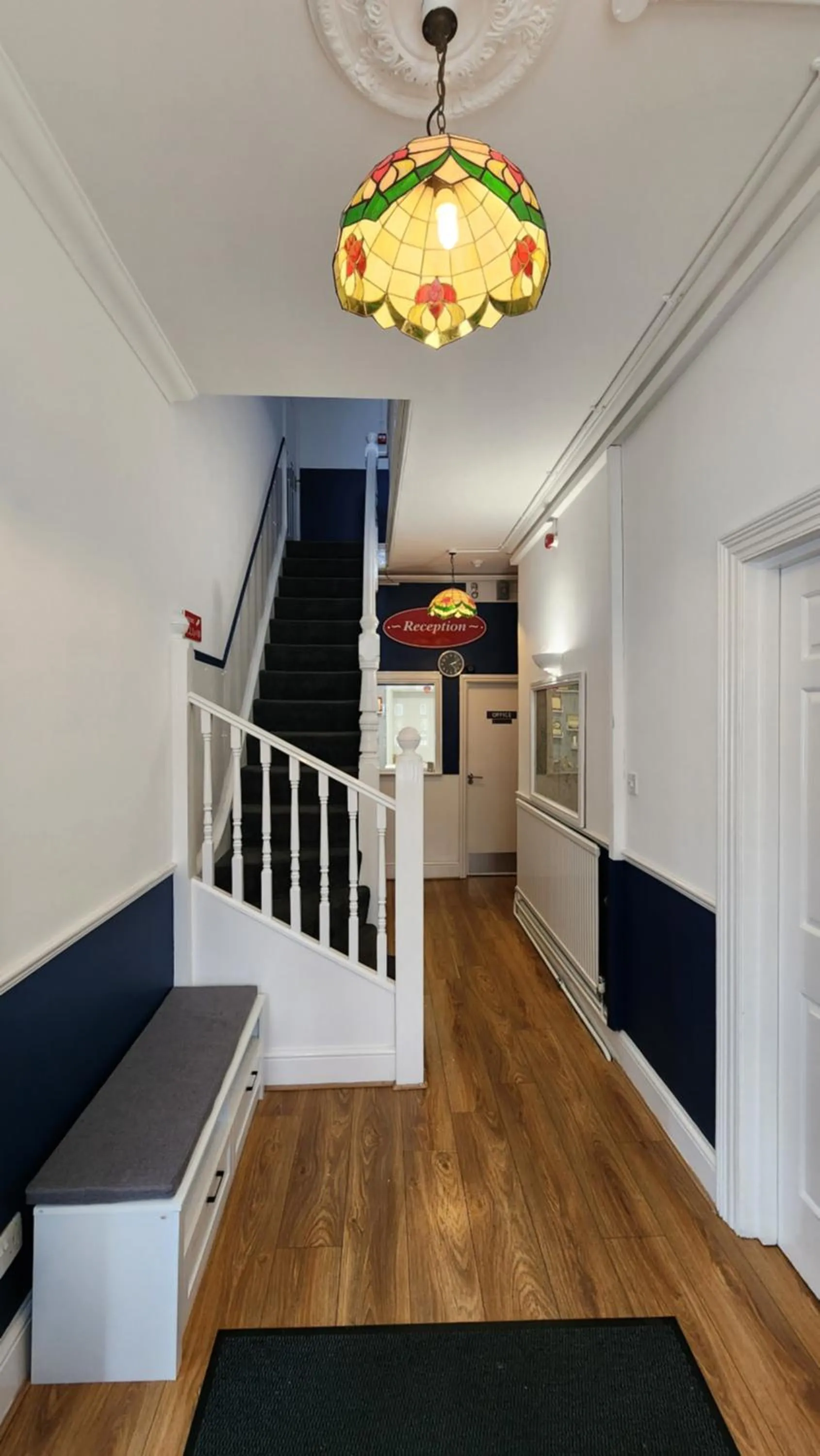 Lobby or reception in Gatwick Castle B&B