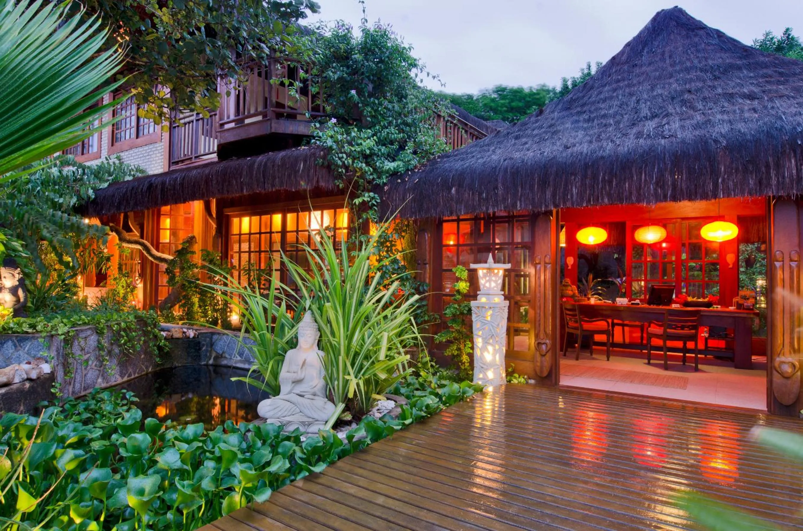 Facade/entrance in Sombra e Água Fresca Floresta