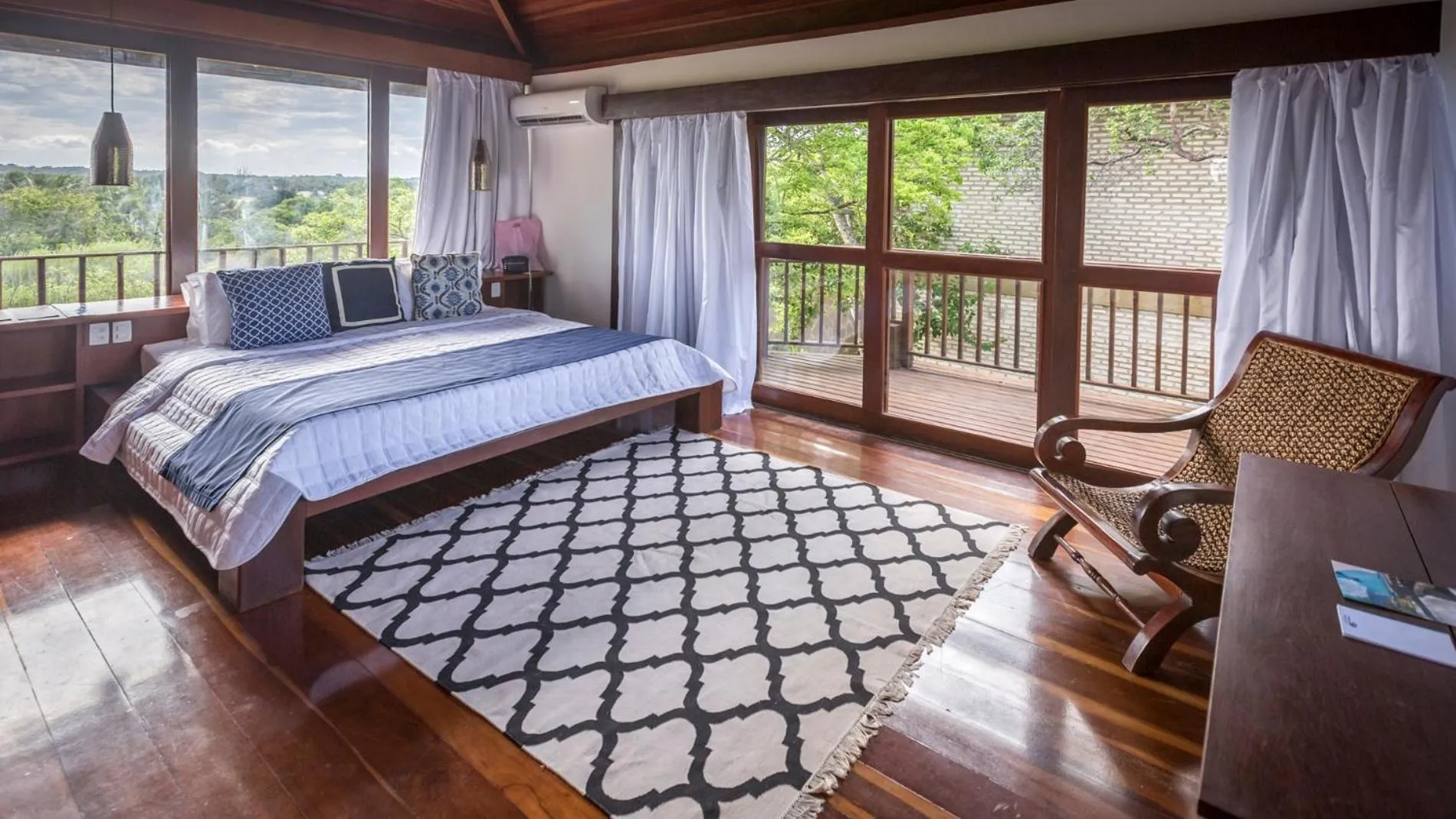 Photo of the whole room, Bed in Sombra e Água Fresca Floresta