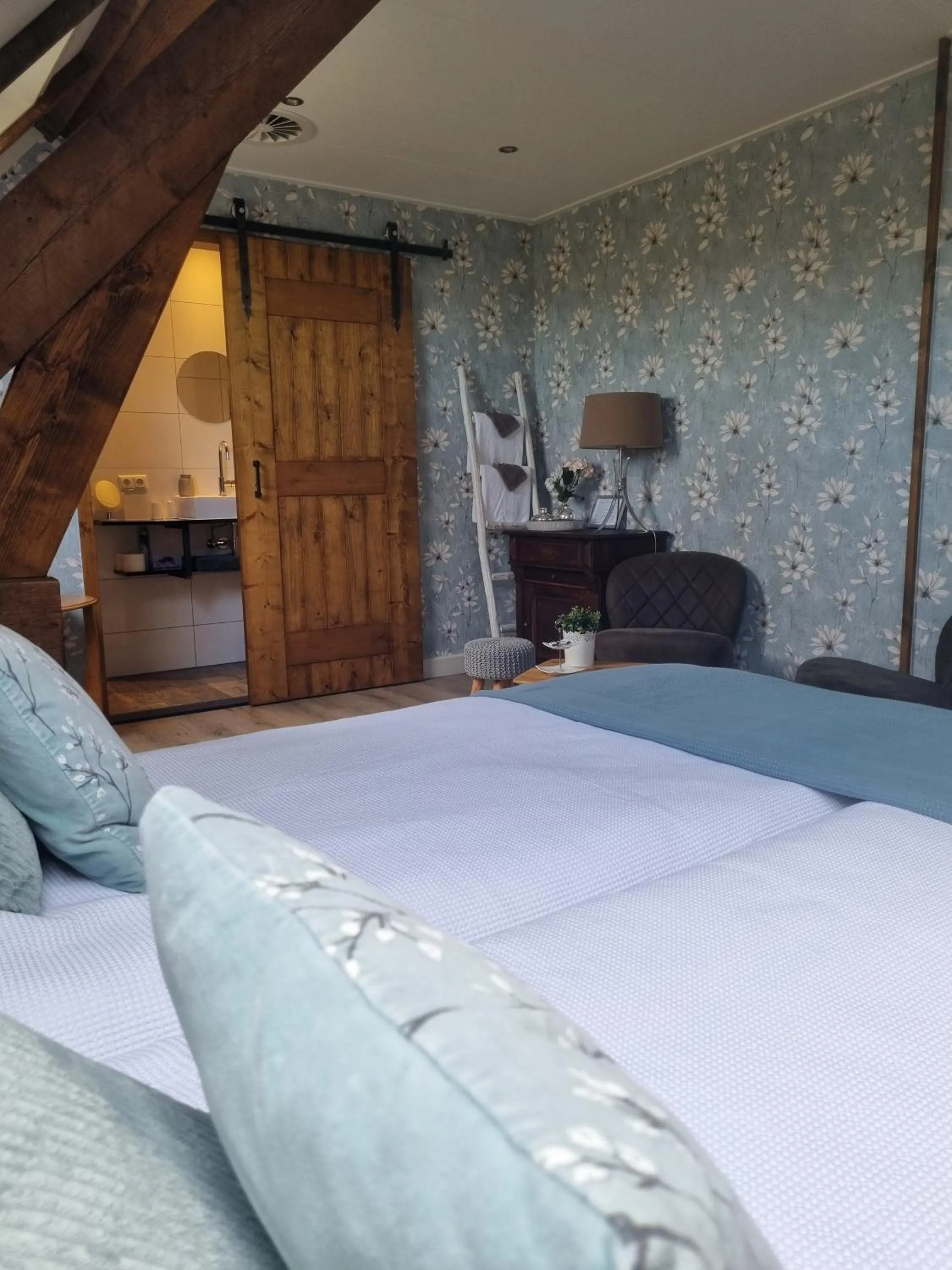 Bedroom, Bed in Bed & Breakfast aan de Beek