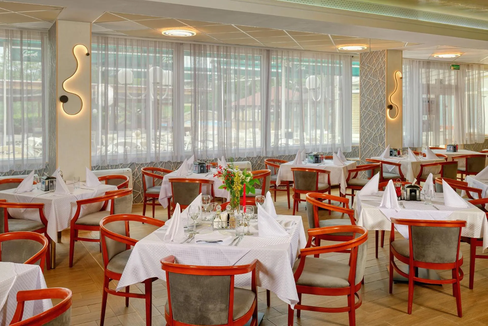 Restaurant/places to eat in Augusta SPA Hotel