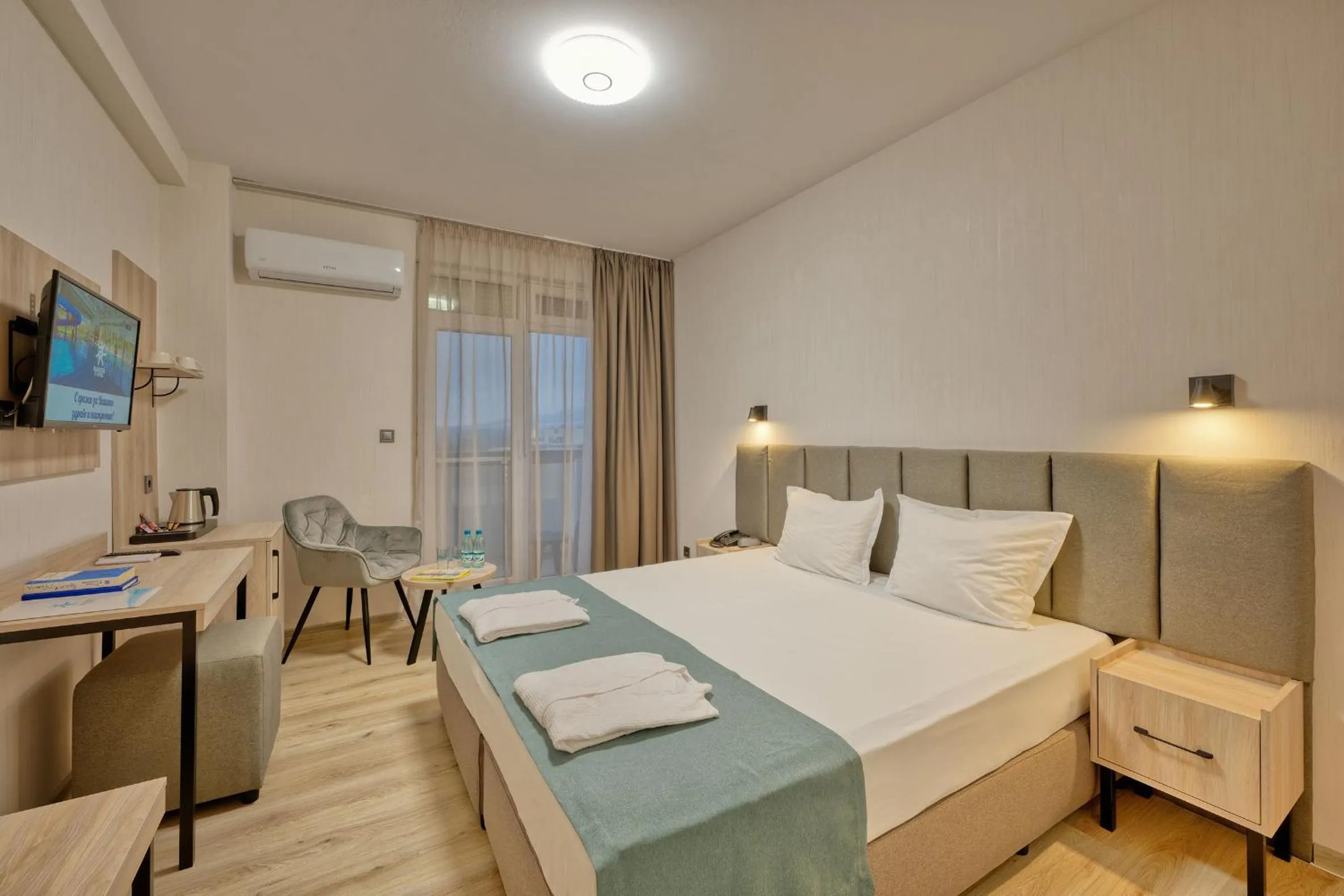 Bed in Augusta SPA Hotel