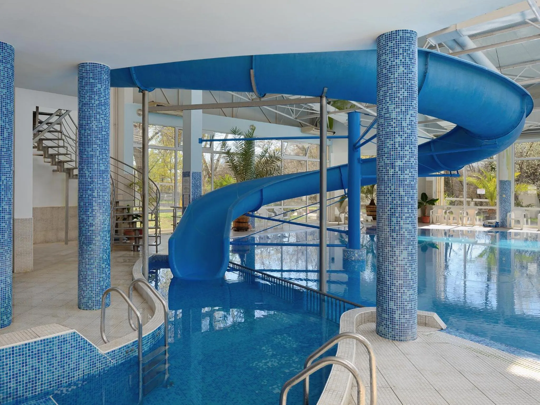 Swimming pool in Augusta SPA Hotel