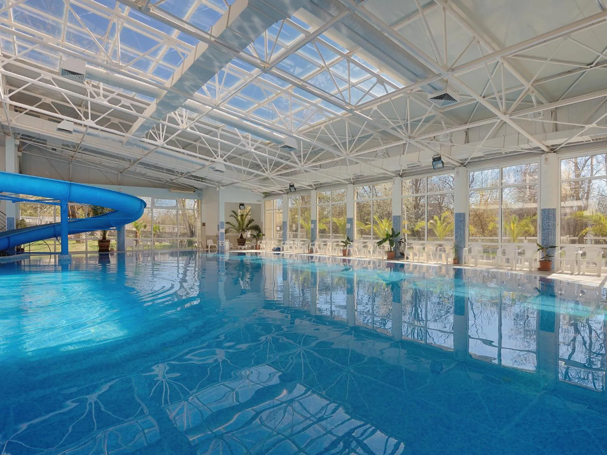 Swimming pool in Augusta SPA Hotel