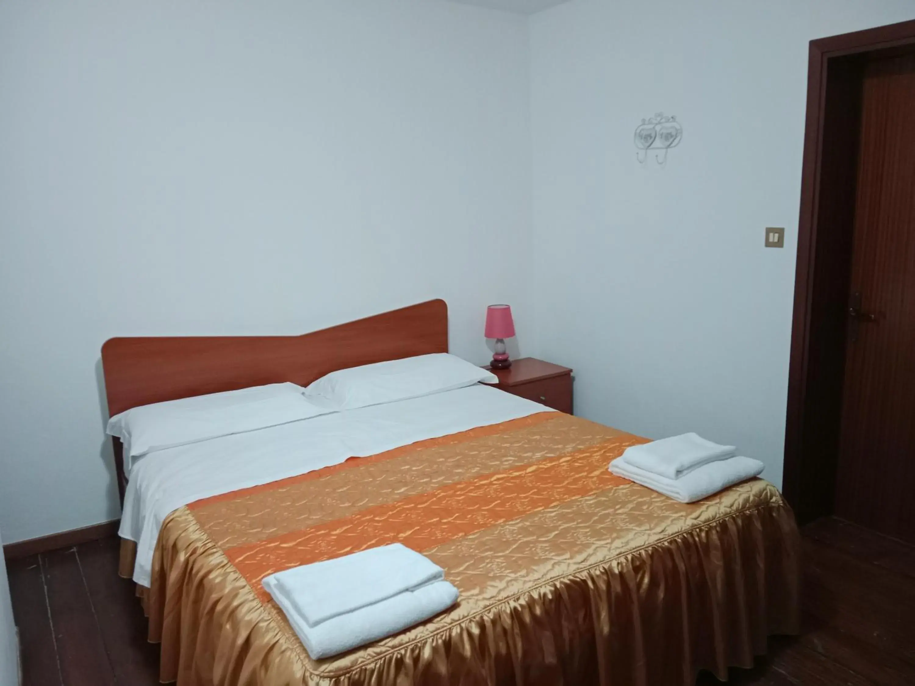 Large Single Room - single occupancy in Le camille ristorante pizzeria & locanda Large Single Room - single occupancy in Le camille ristorante pizzeria & locanda