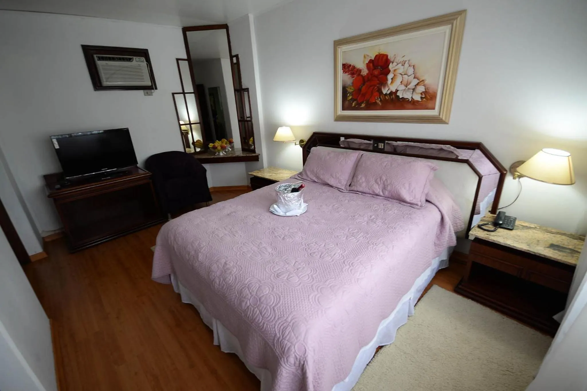 Bed in Caravelle Palace Hotel