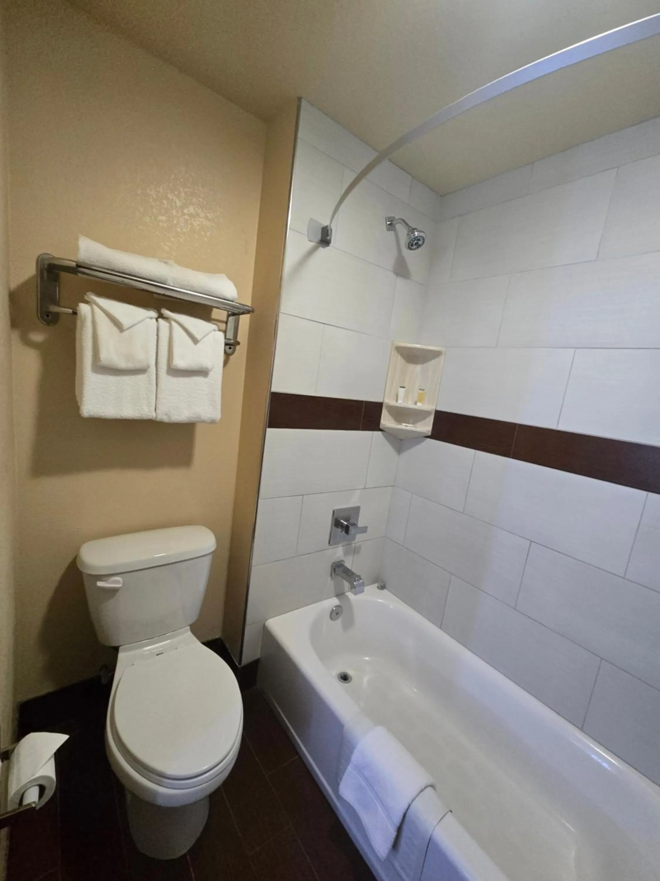 Bathroom in Howard Johnson by Wyndham Williams