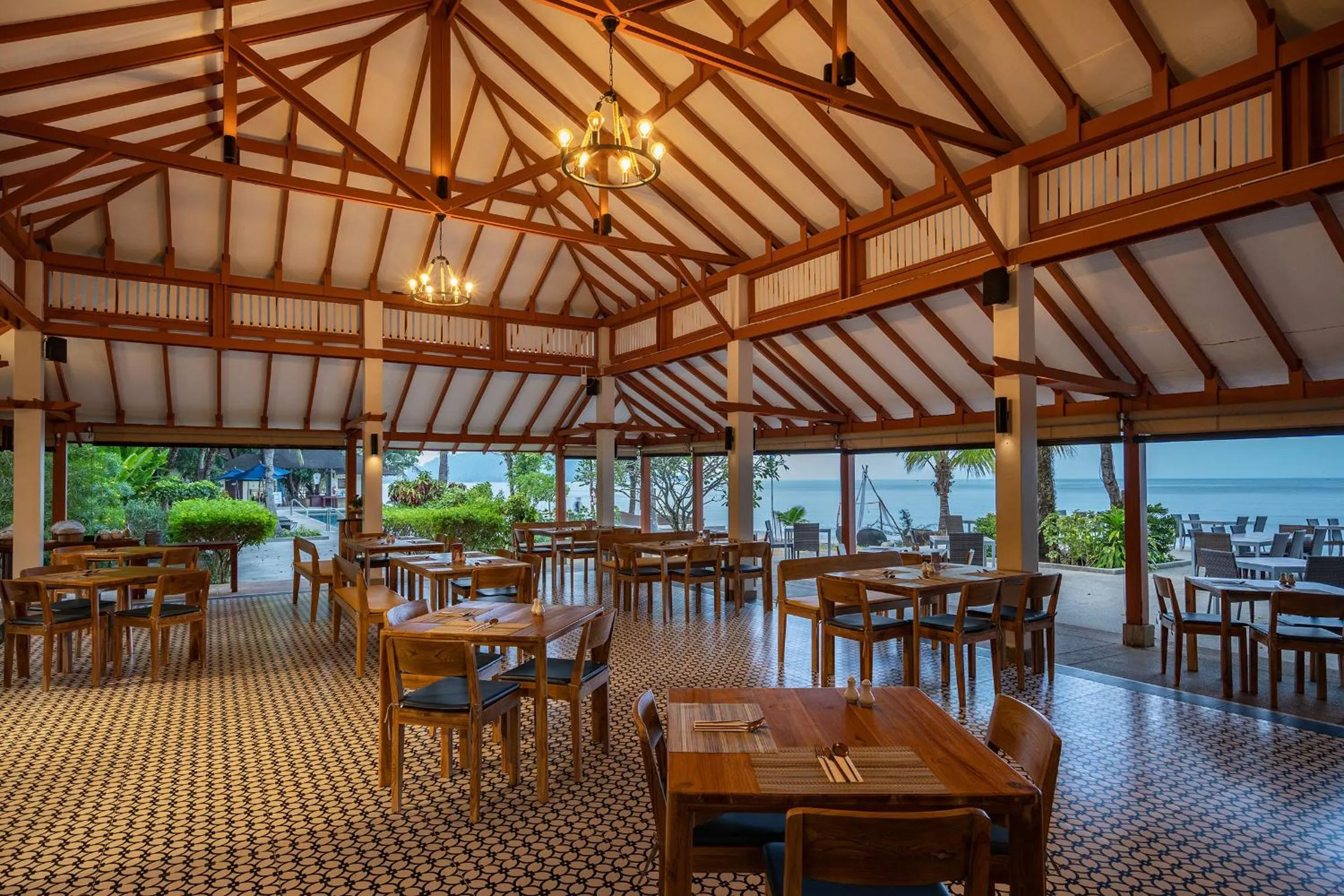 Restaurant/places to eat in Centara Chaan Talay Resort And Villas Trat