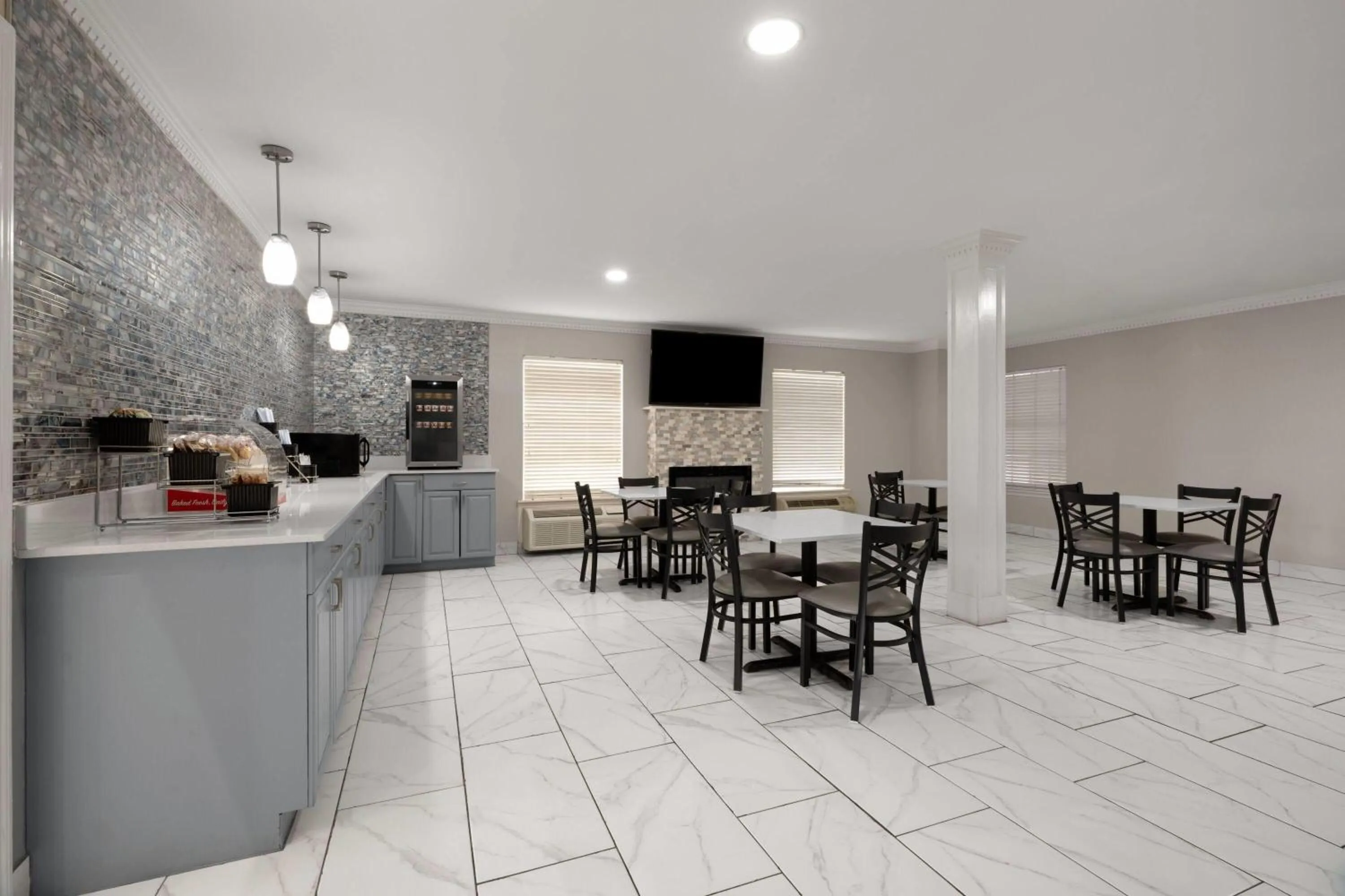 Breakfast in Super 8 by Wyndham Covington