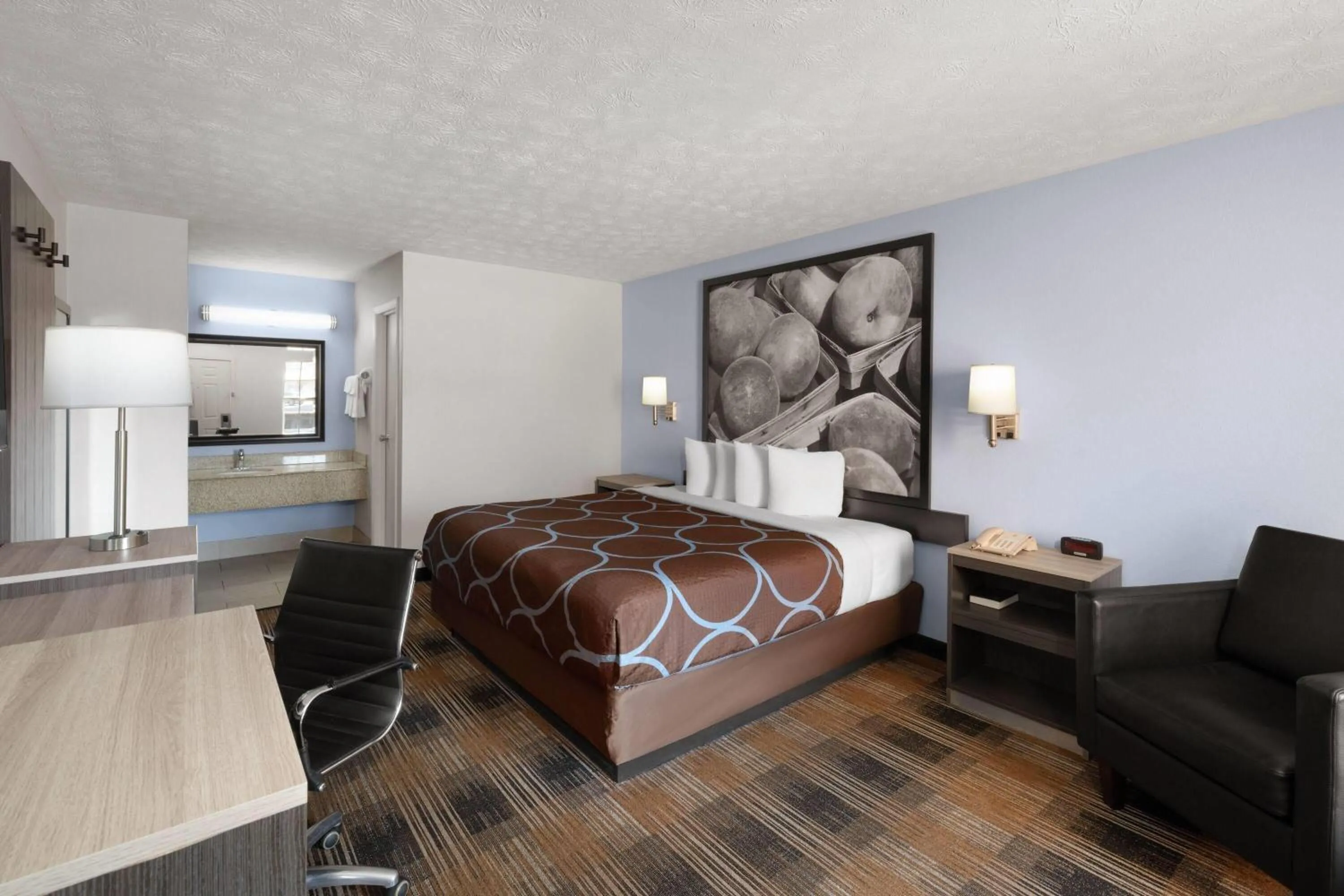 Photo of the whole room, Bed in Super 8 by Wyndham Covington