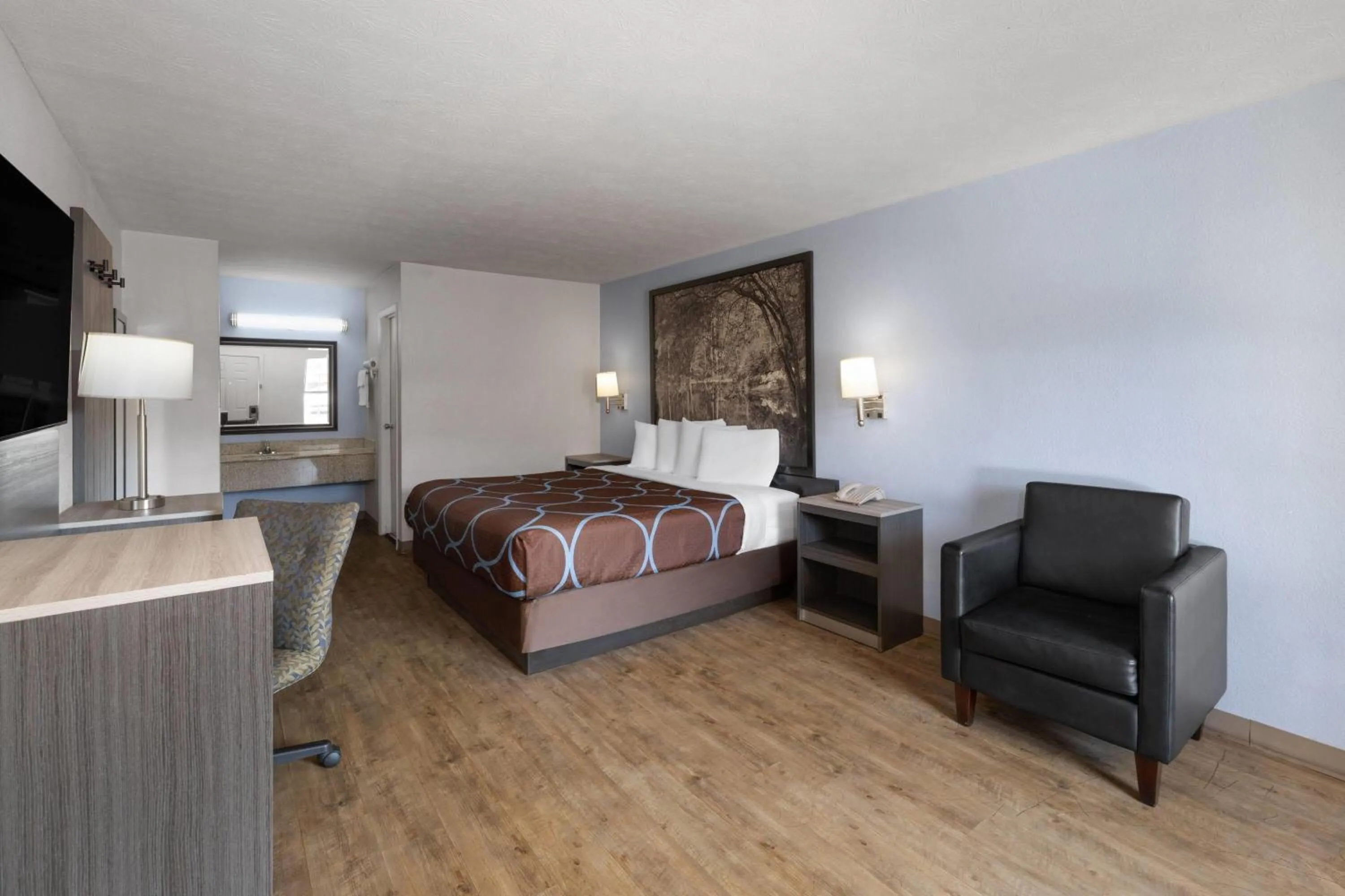 Photo of the whole room, Bed in Super 8 by Wyndham Covington