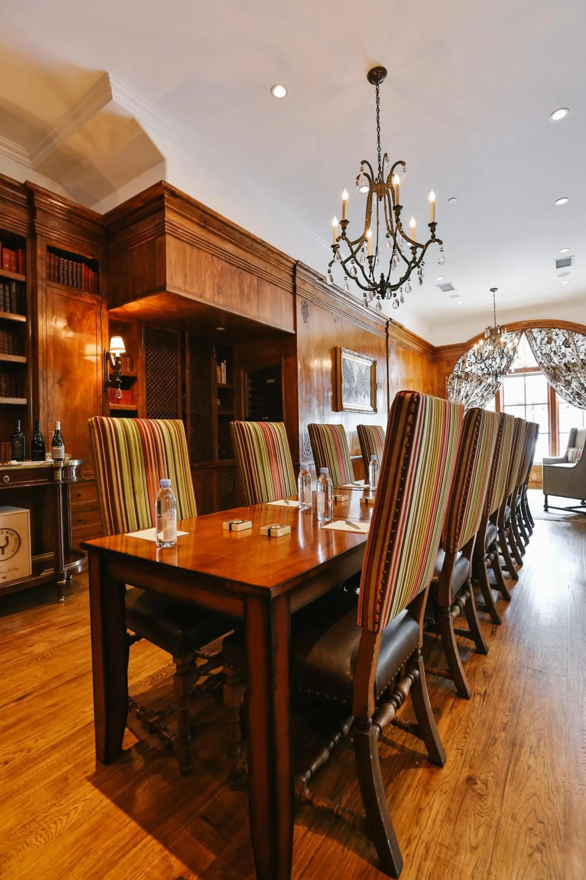 Restaurant/places to eat in 27 North