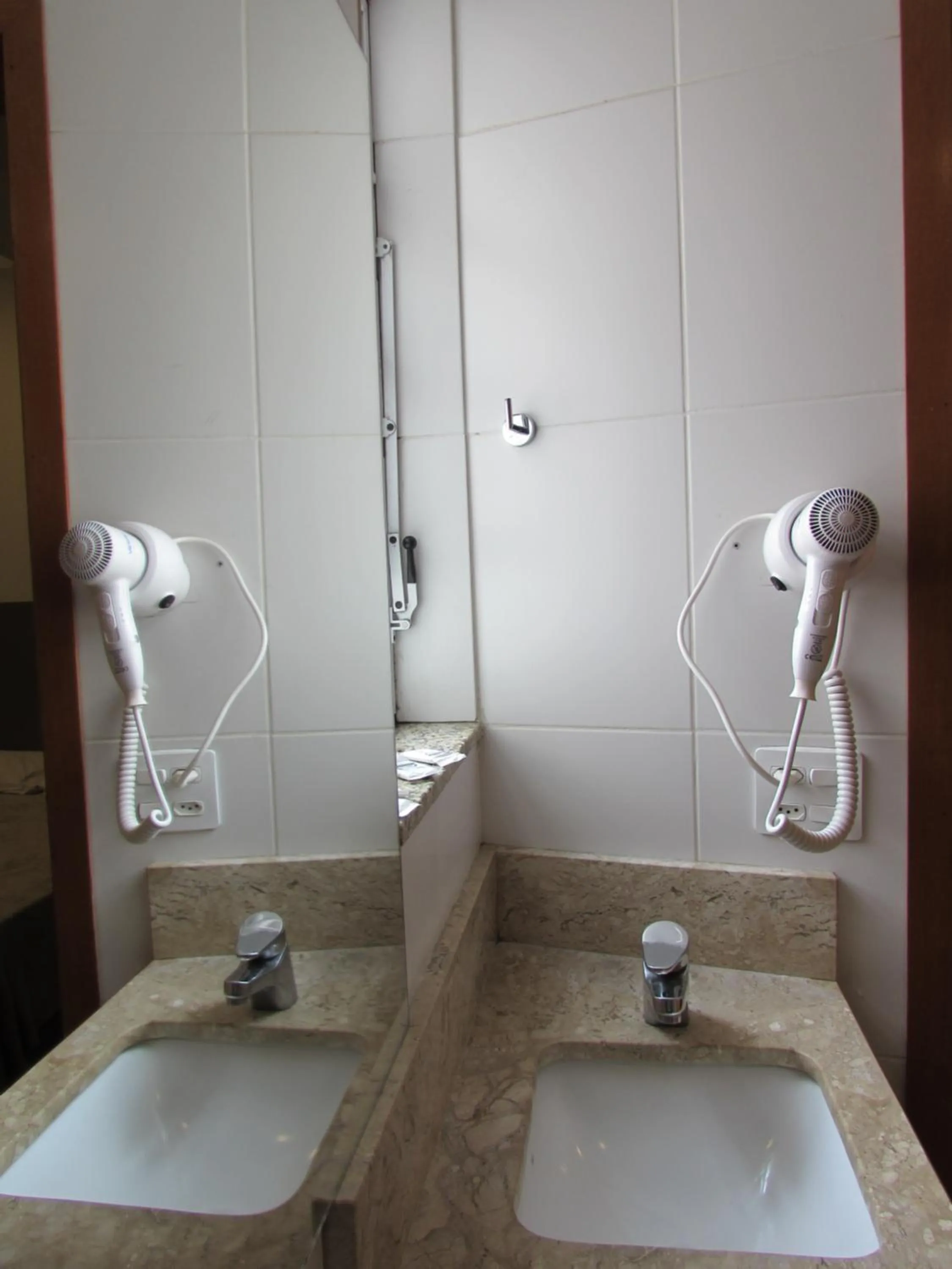 Hotel Urbis a 10 minutos Rua 25 de Março, Brás,Bom Retiro,a 2 minutos do Mirante Sampa Sky