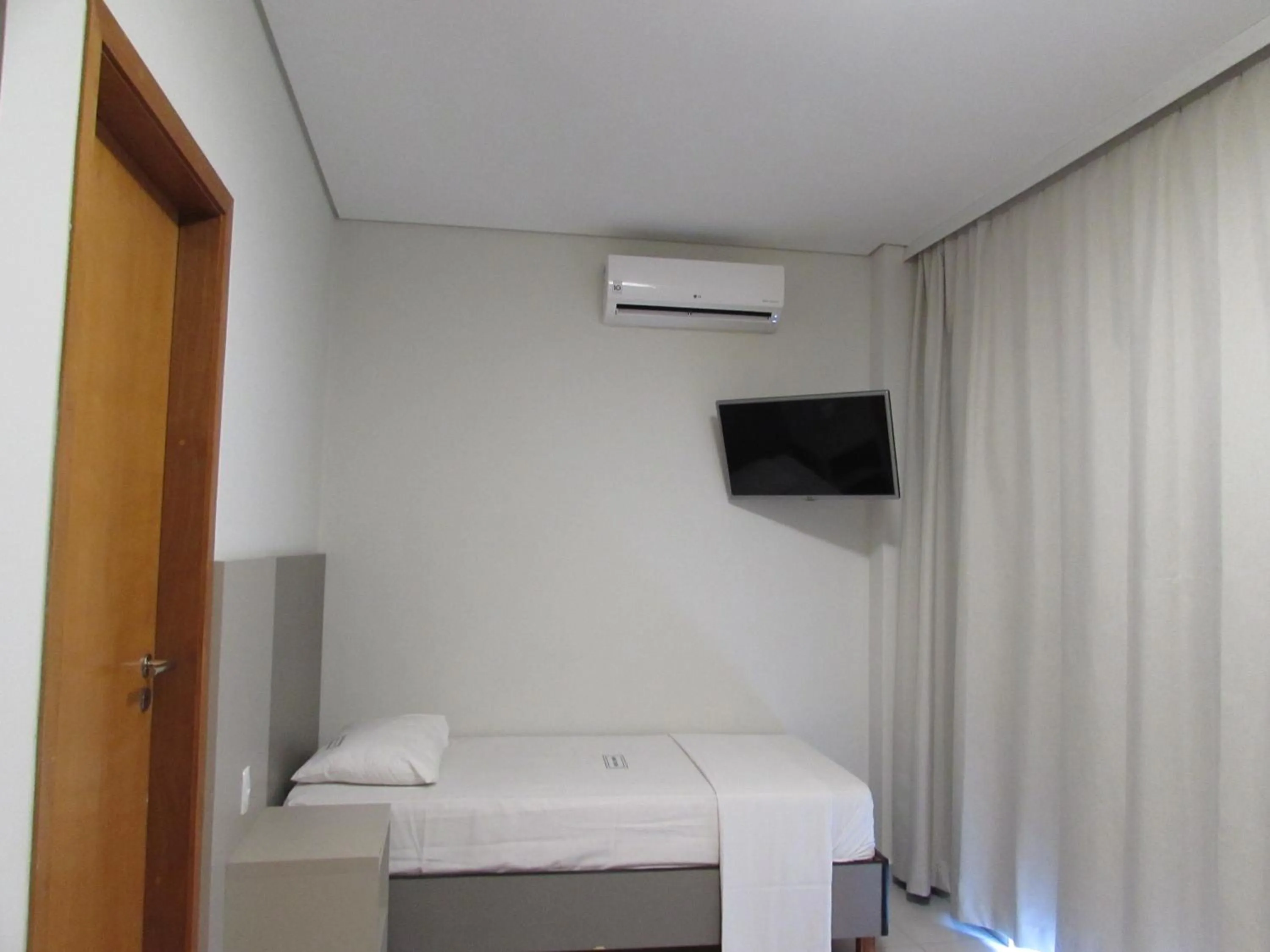 Bed in Hotel Urbis a 10 minutos Rua 25 de Março, Brás,Bom Retiro,a 2 minutos do Mirante Sampa Sky