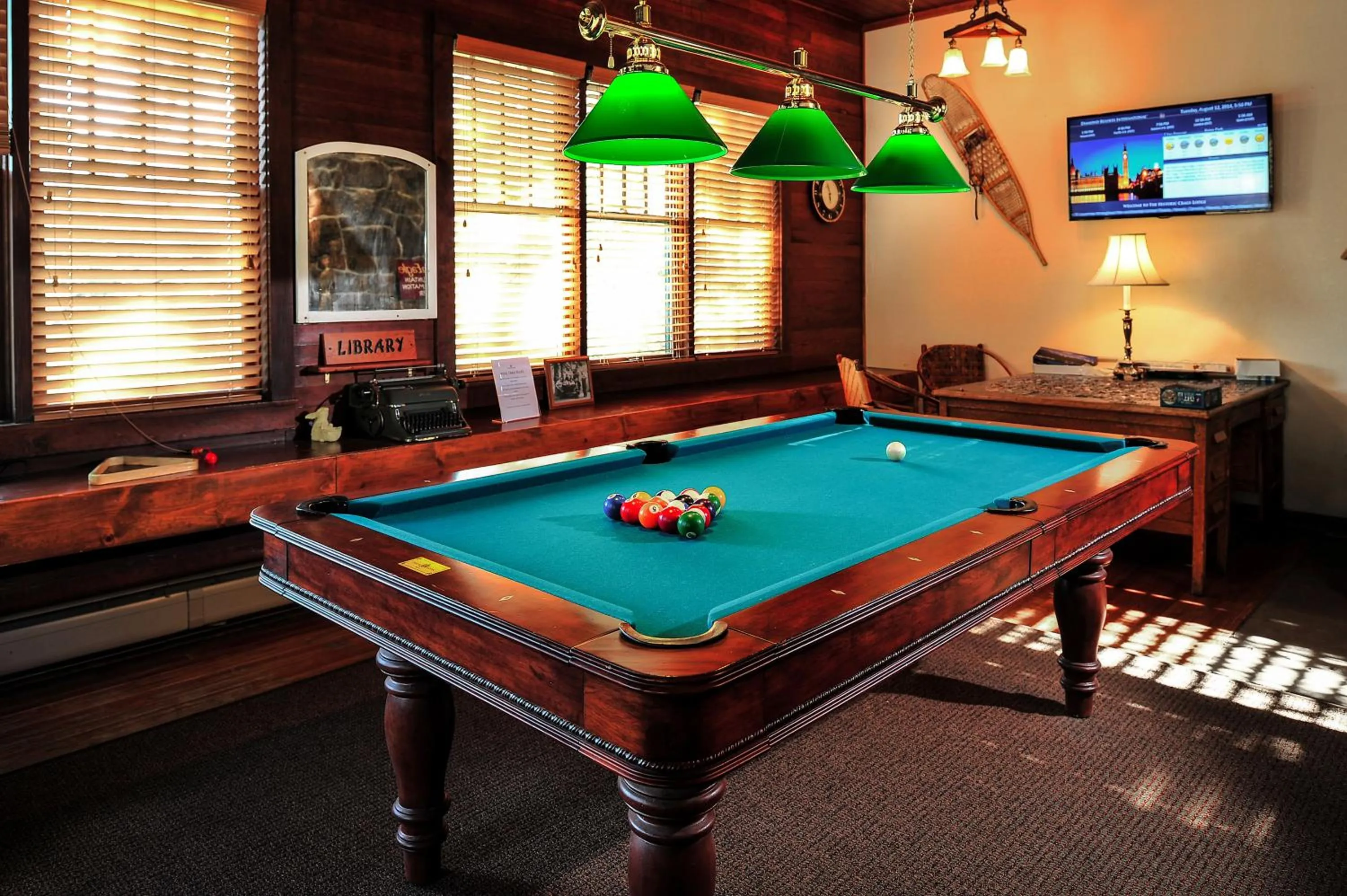Billiard in The Historic Crag's Lodge