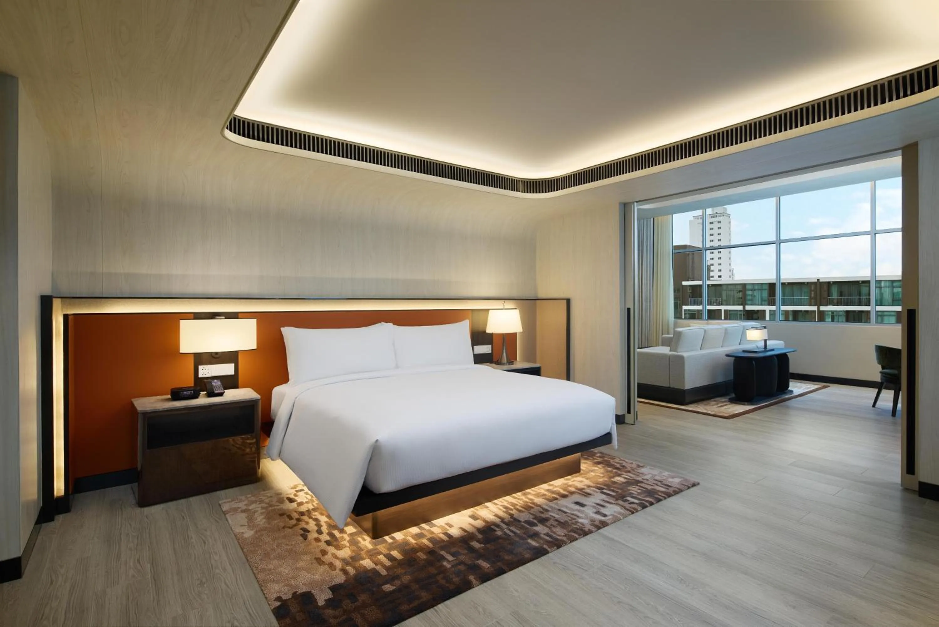 Bed in DoubleTree by Hilton Bangkok Ploenchit