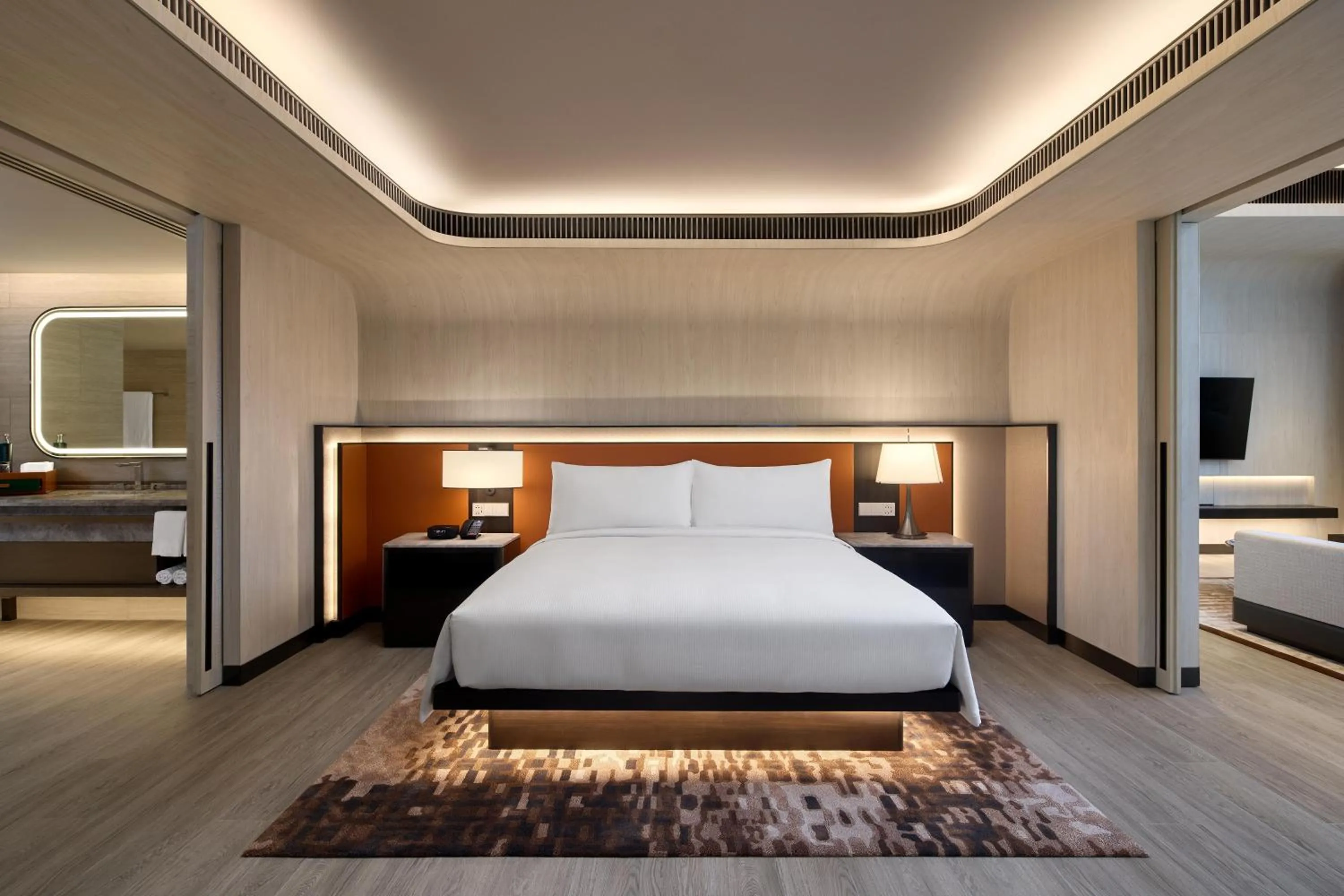 Bed in DoubleTree by Hilton Bangkok Ploenchit