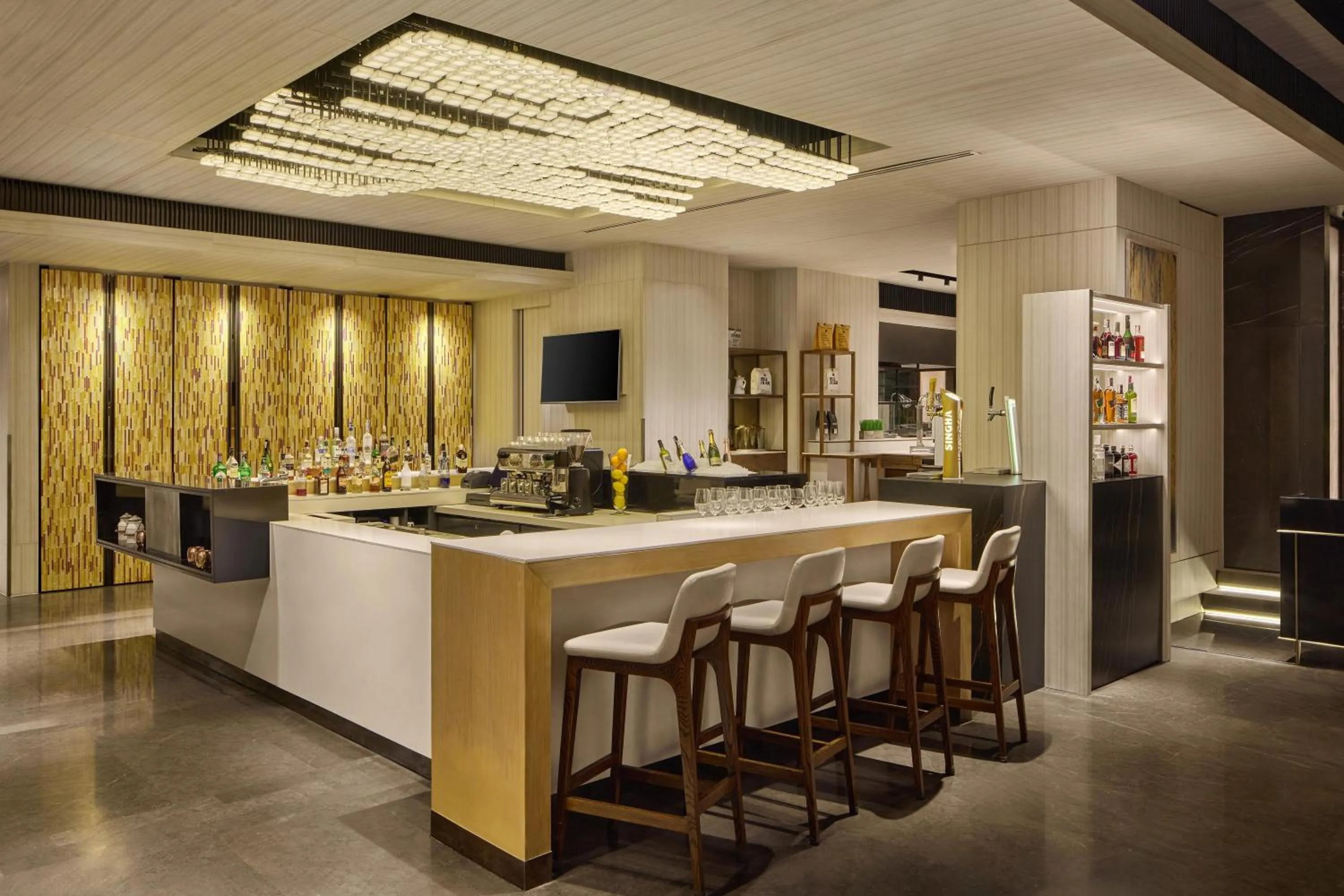 Lounge or bar in DoubleTree by Hilton Bangkok Ploenchit