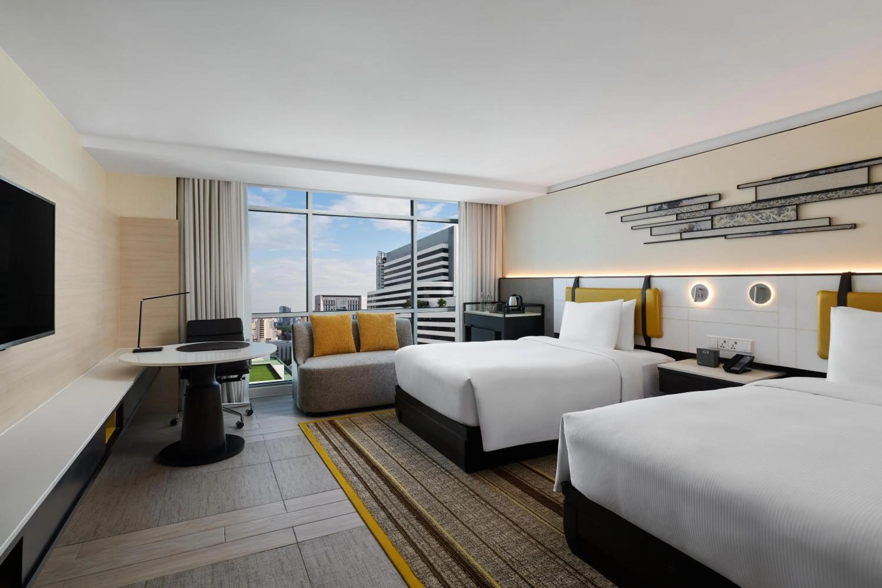 Bed in DoubleTree by Hilton Bangkok Ploenchit