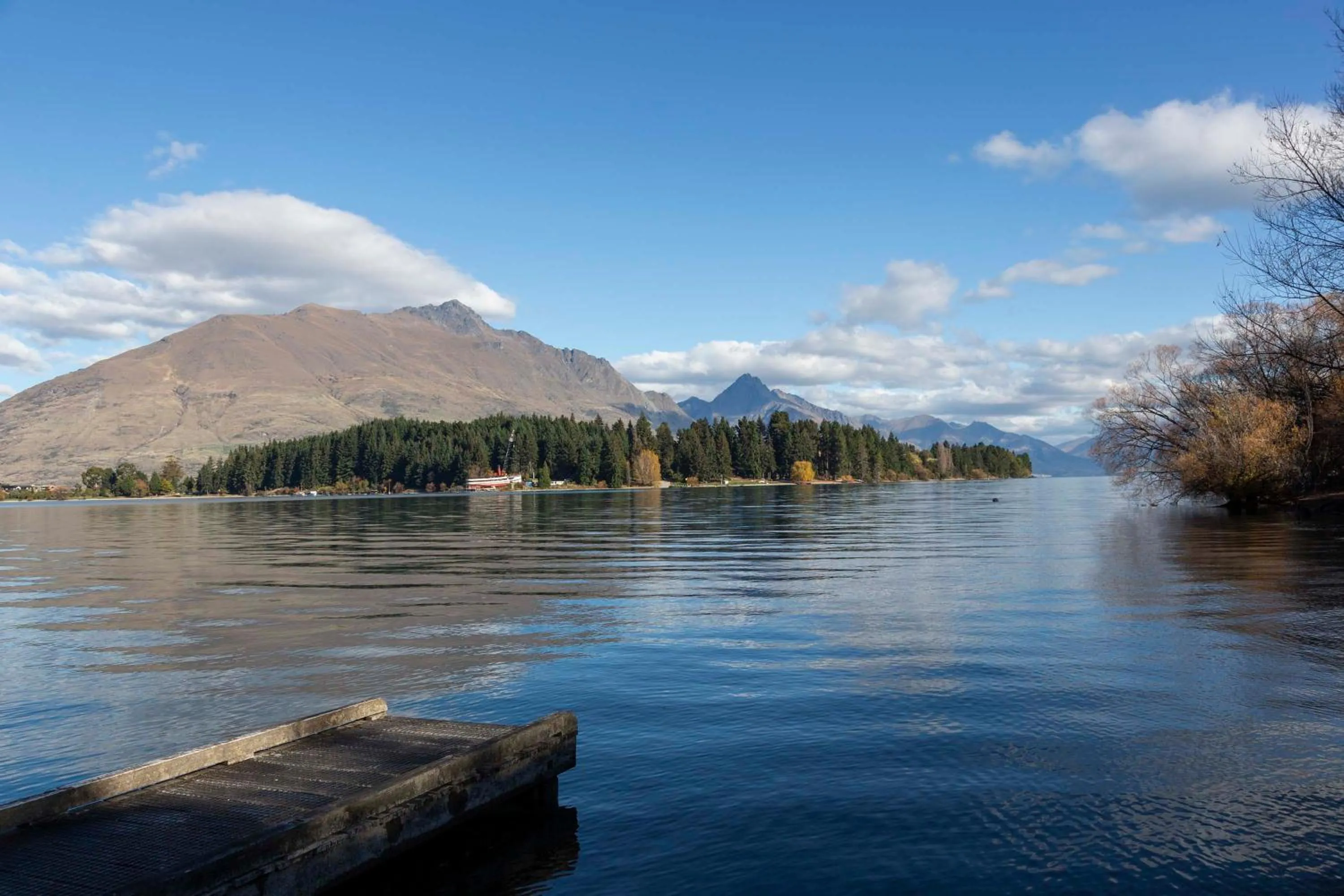 Area and facilities in Mantra The Point