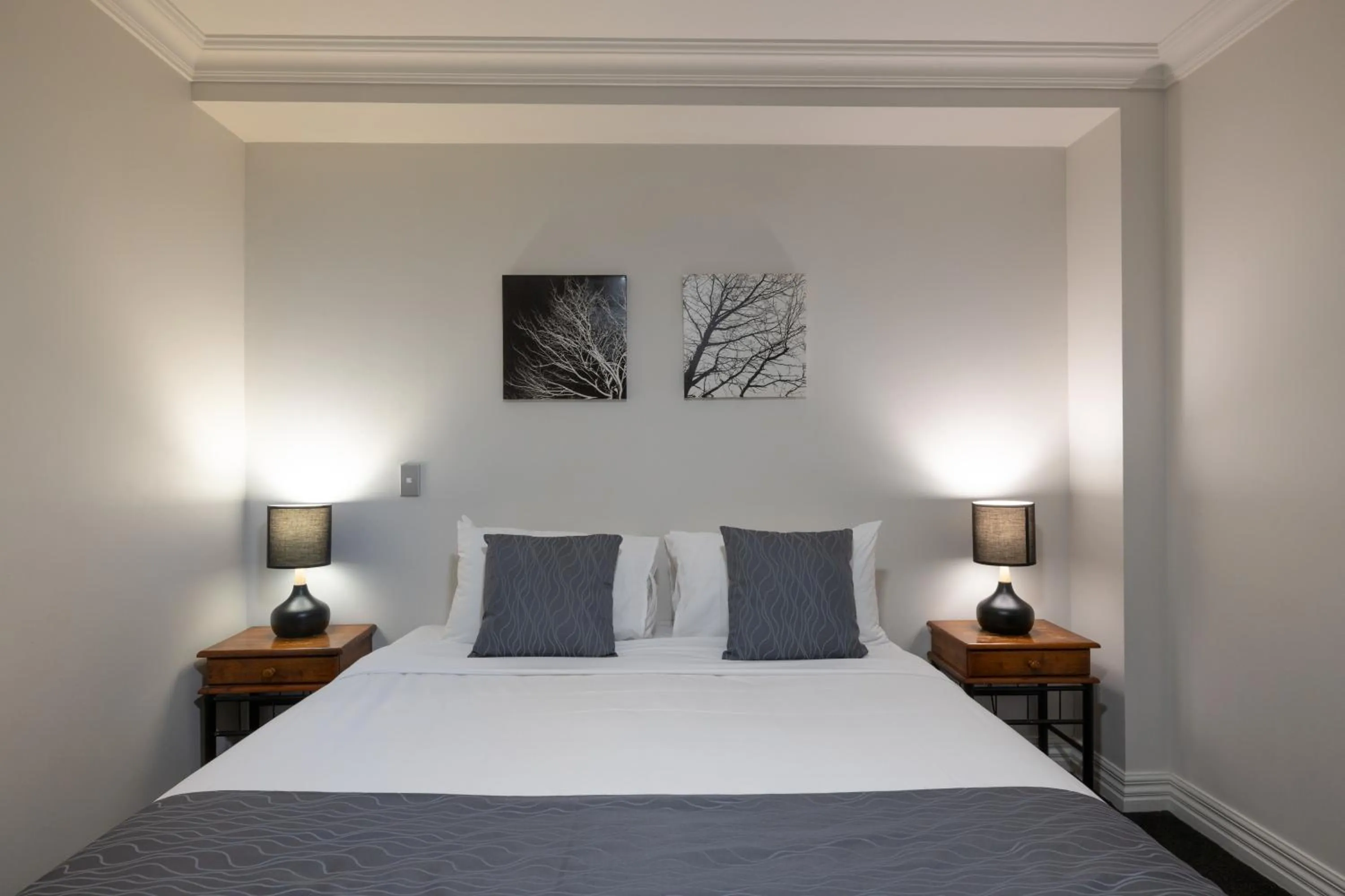 Bedroom, Bed in The Waterfront