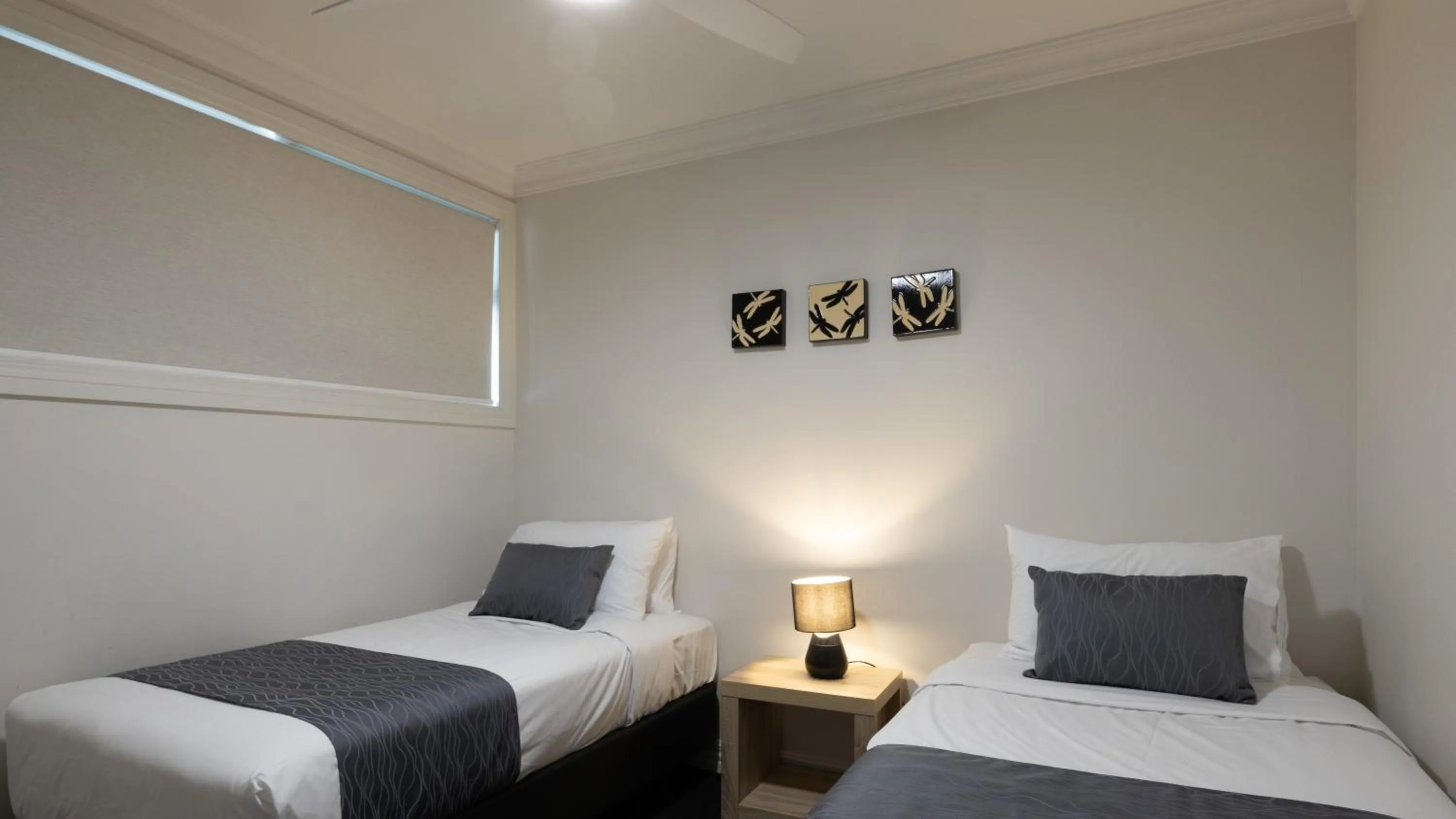 Bedroom, Bed in The Waterfront