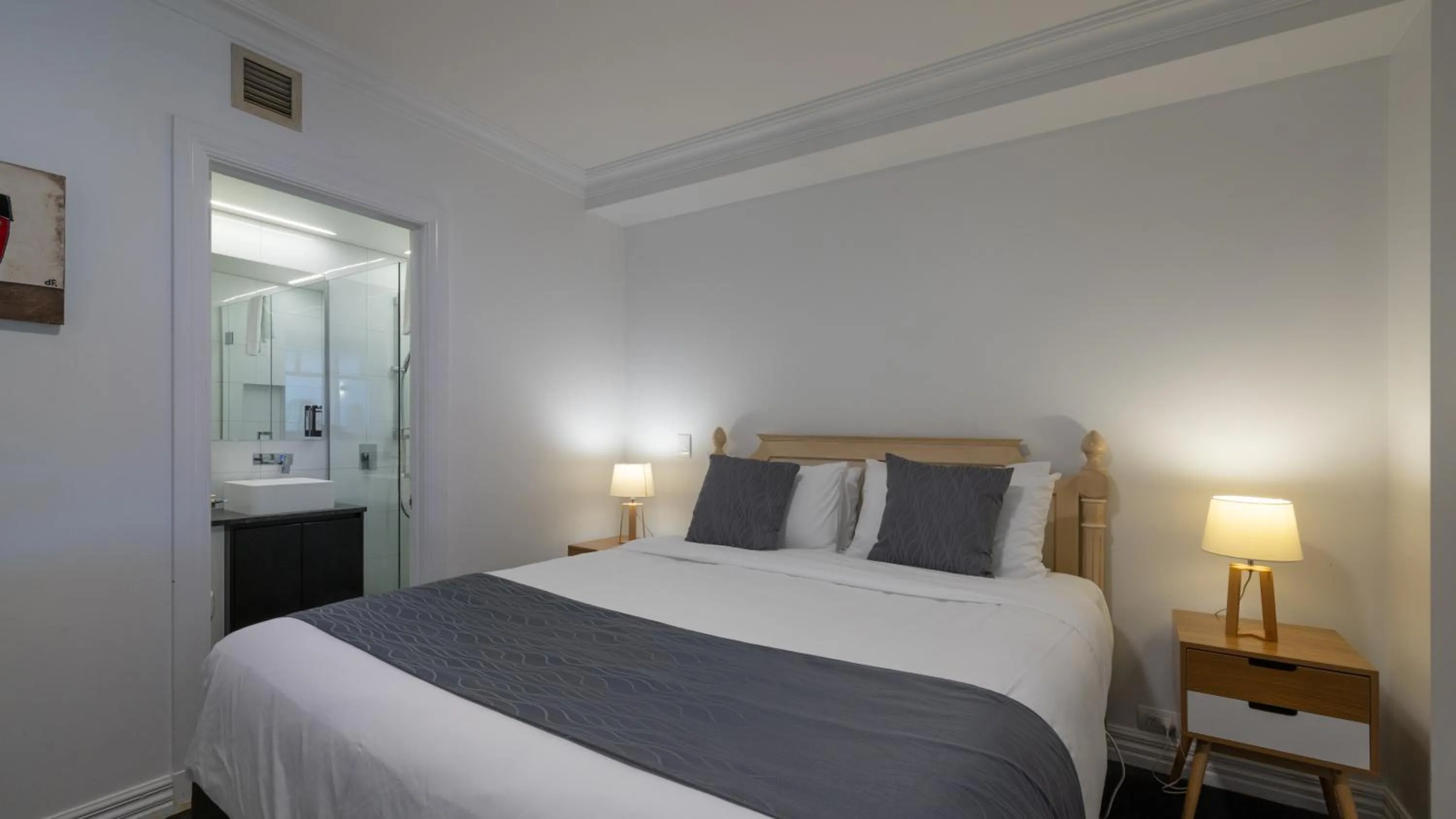 Bedroom, Bed in The Waterfront