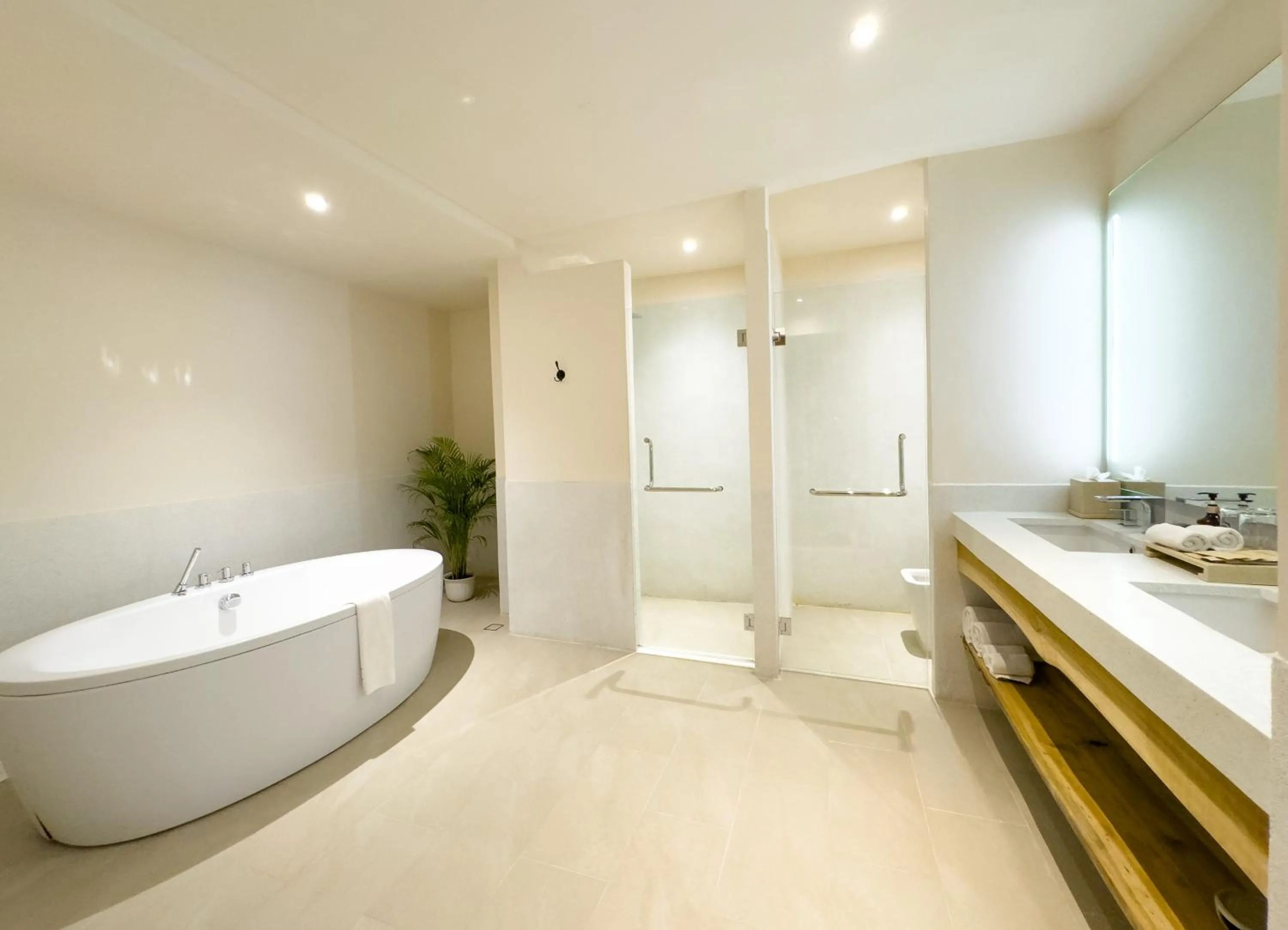 Bathroom in Baan Haad Ngam Boutique Resort