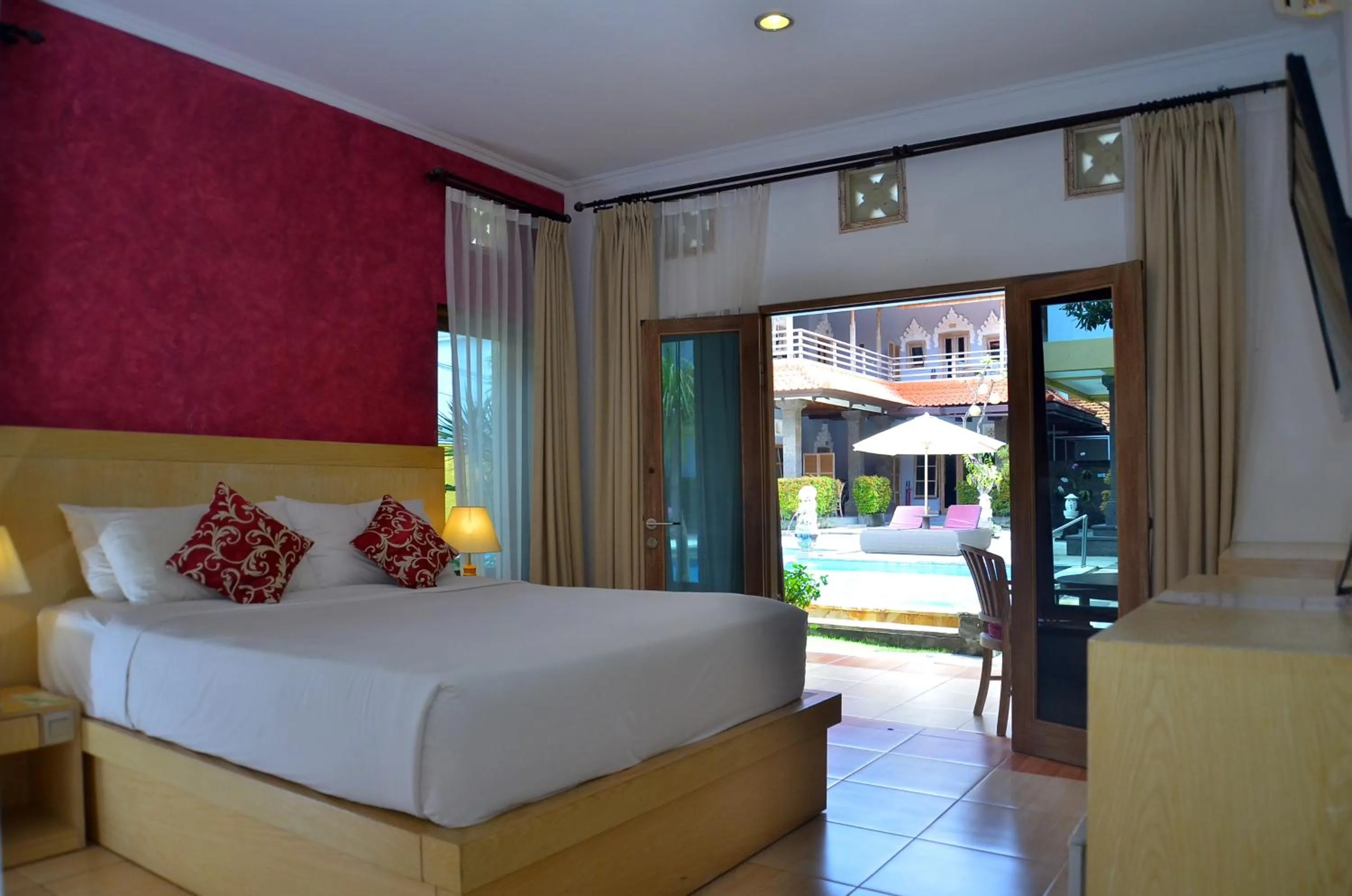 View (from property/room), Bed in Puri Sading Hotel