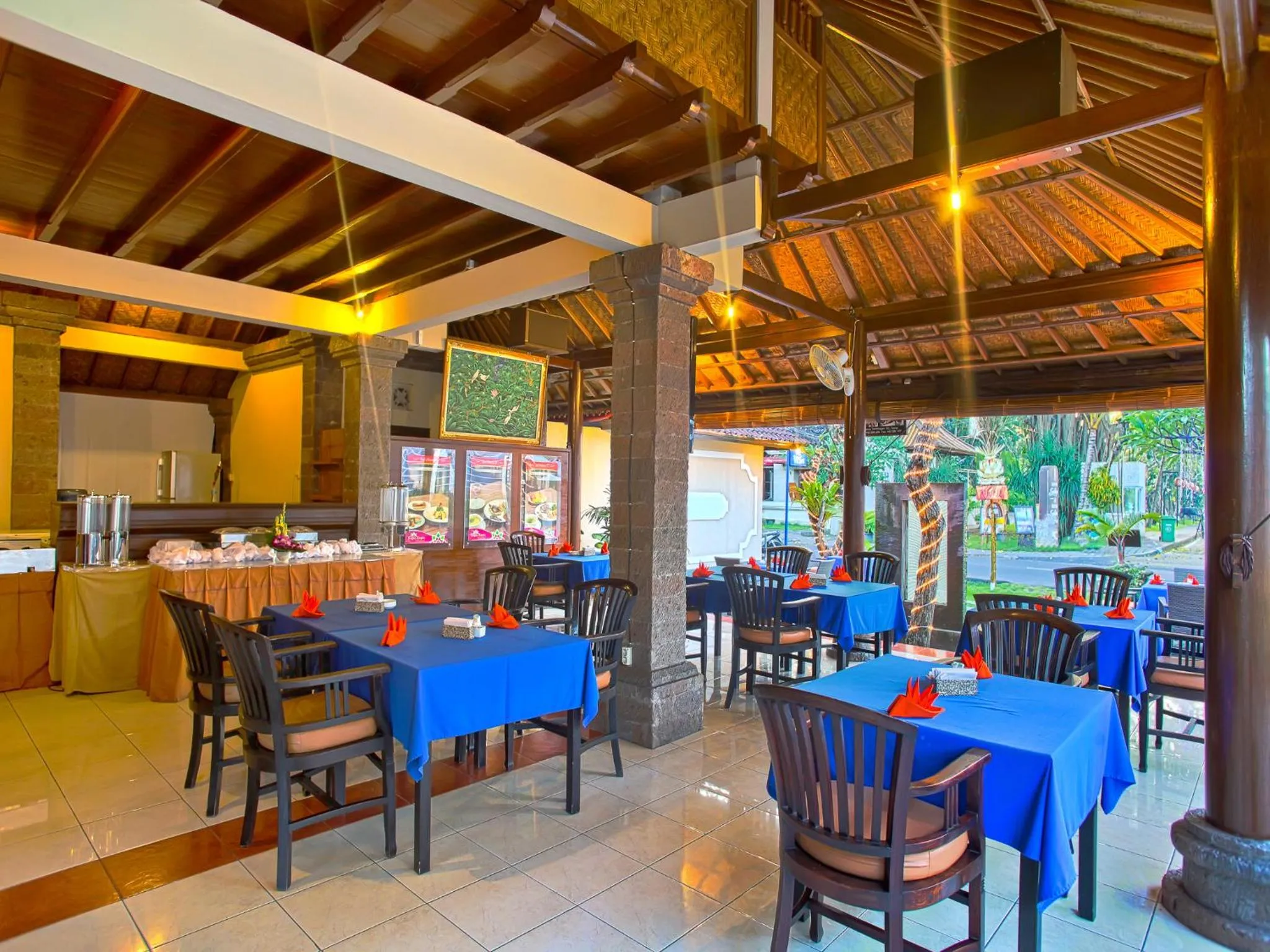 Restaurant/places to eat in Puri Sading Hotel