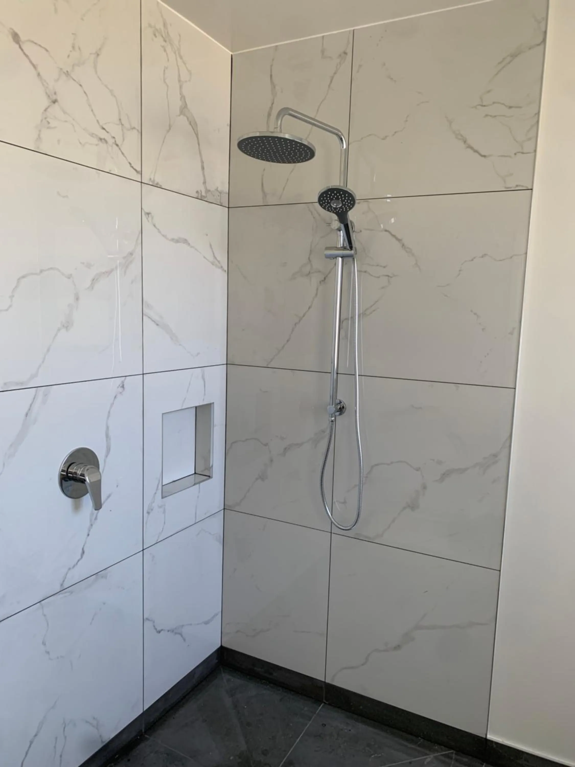 Shower in Mt Cook View Motel - Fox Glacier