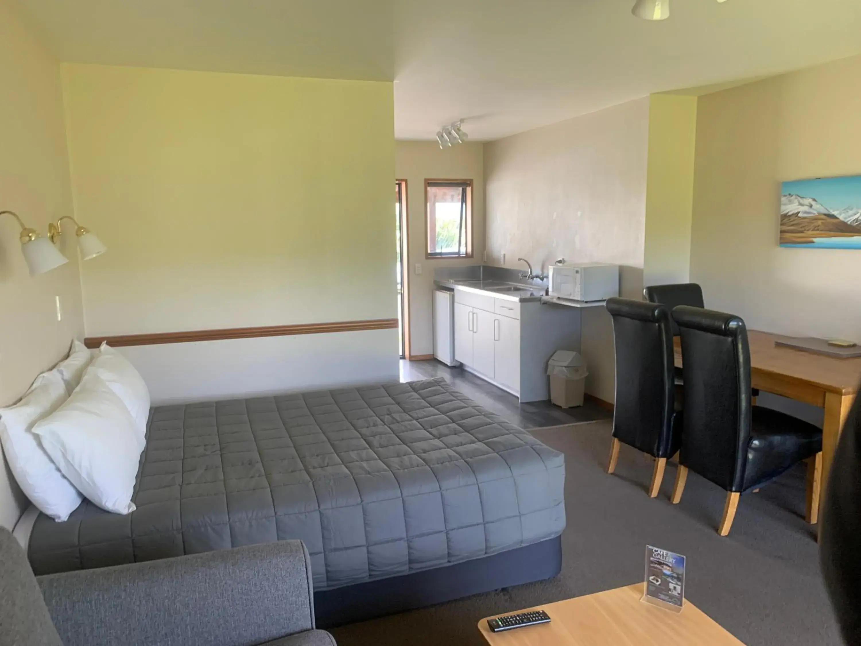 Superior One-Bedroom Apartment in Mt Cook View Motel - Fox Glacier Superior One-Bedroom Apartment in Mt Cook View Motel - Fox Glacier