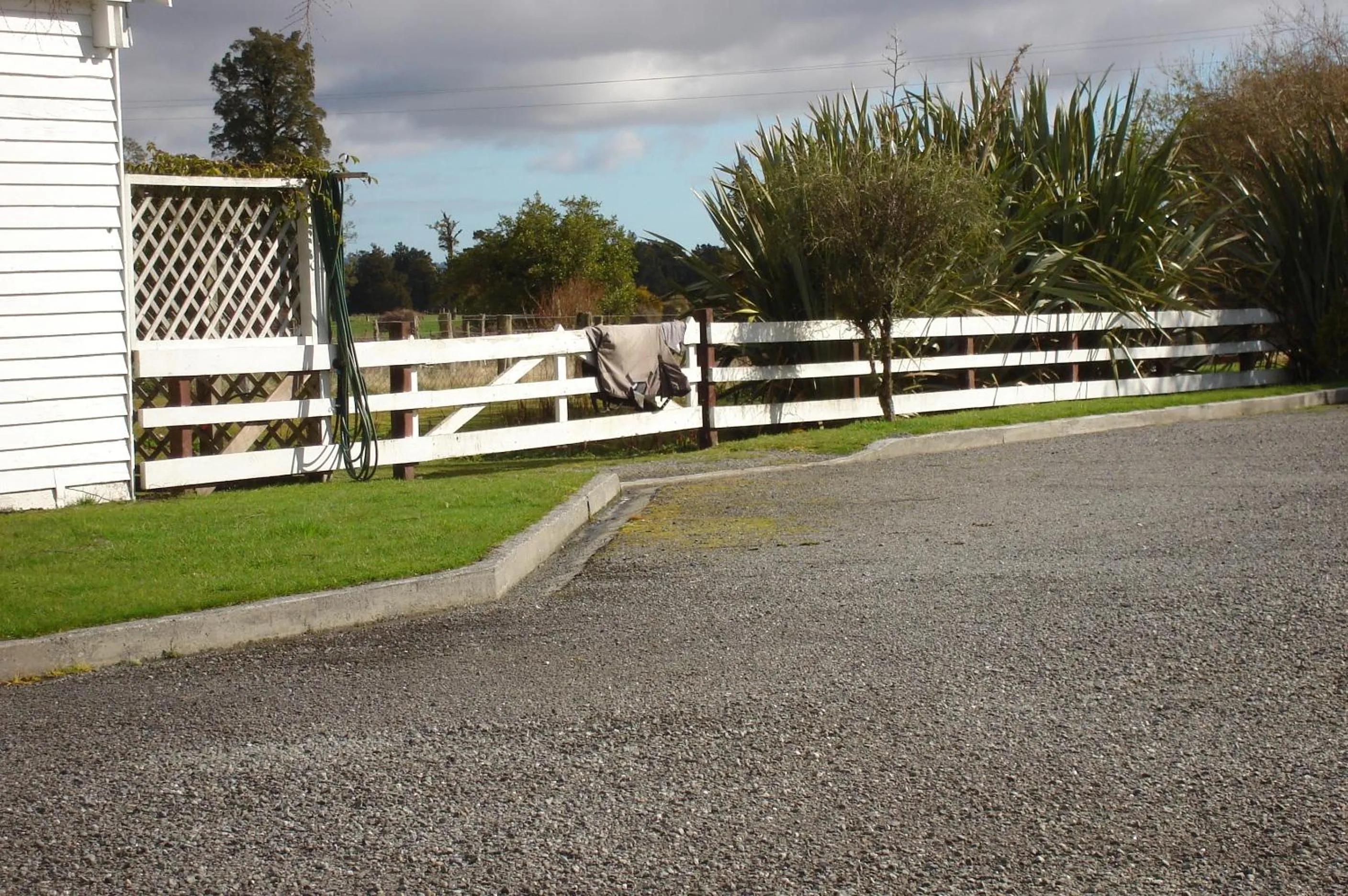 Facade/entrance in Mt Cook View Motel - Fox Glacier