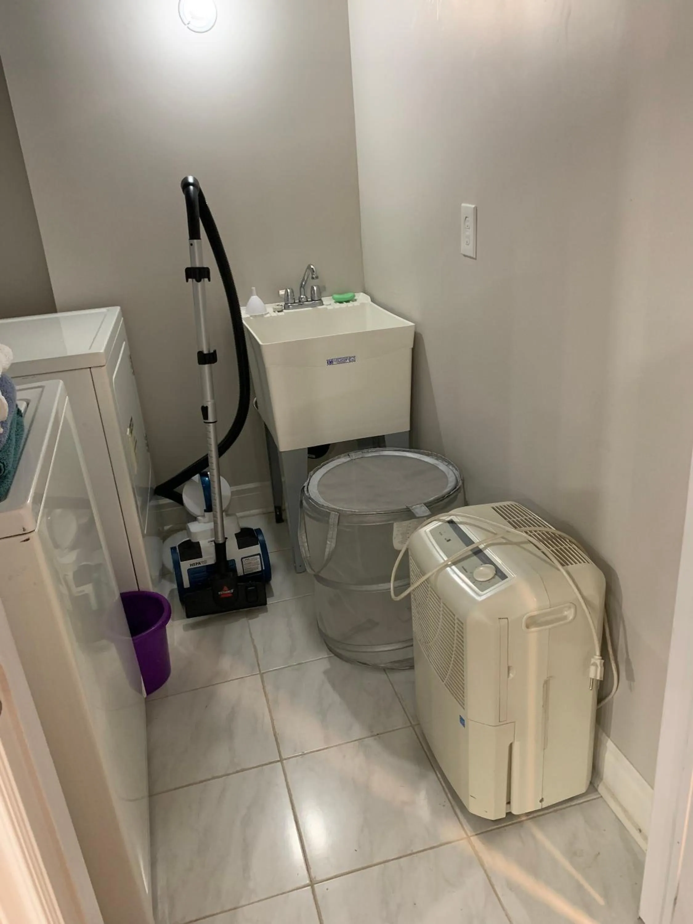 Clean, Beautiful & Modern 2 bedroom apartment