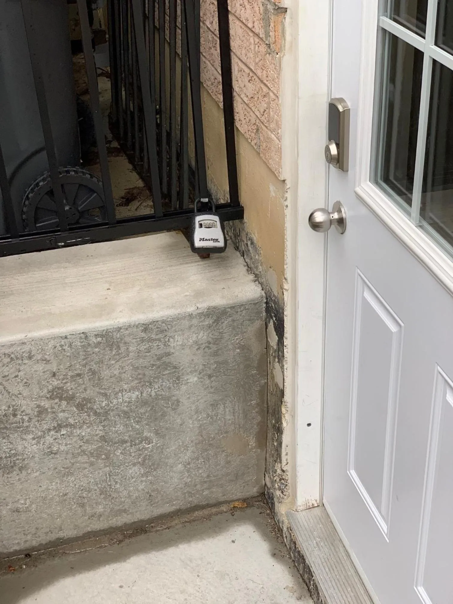 Clean, Beautiful & Modern 2 bedroom apartment