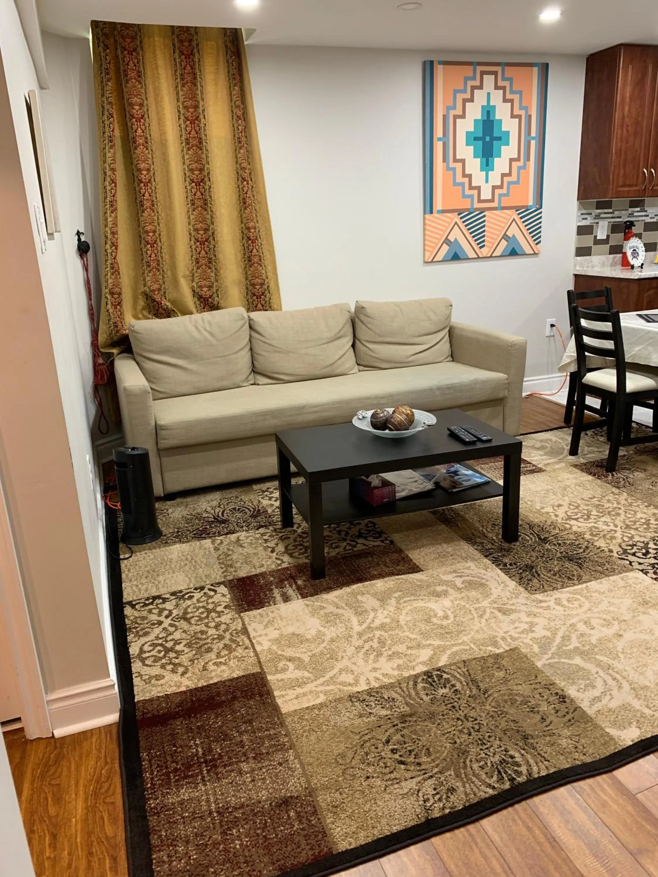 Clean, Beautiful & Modern 2 bedroom apartment