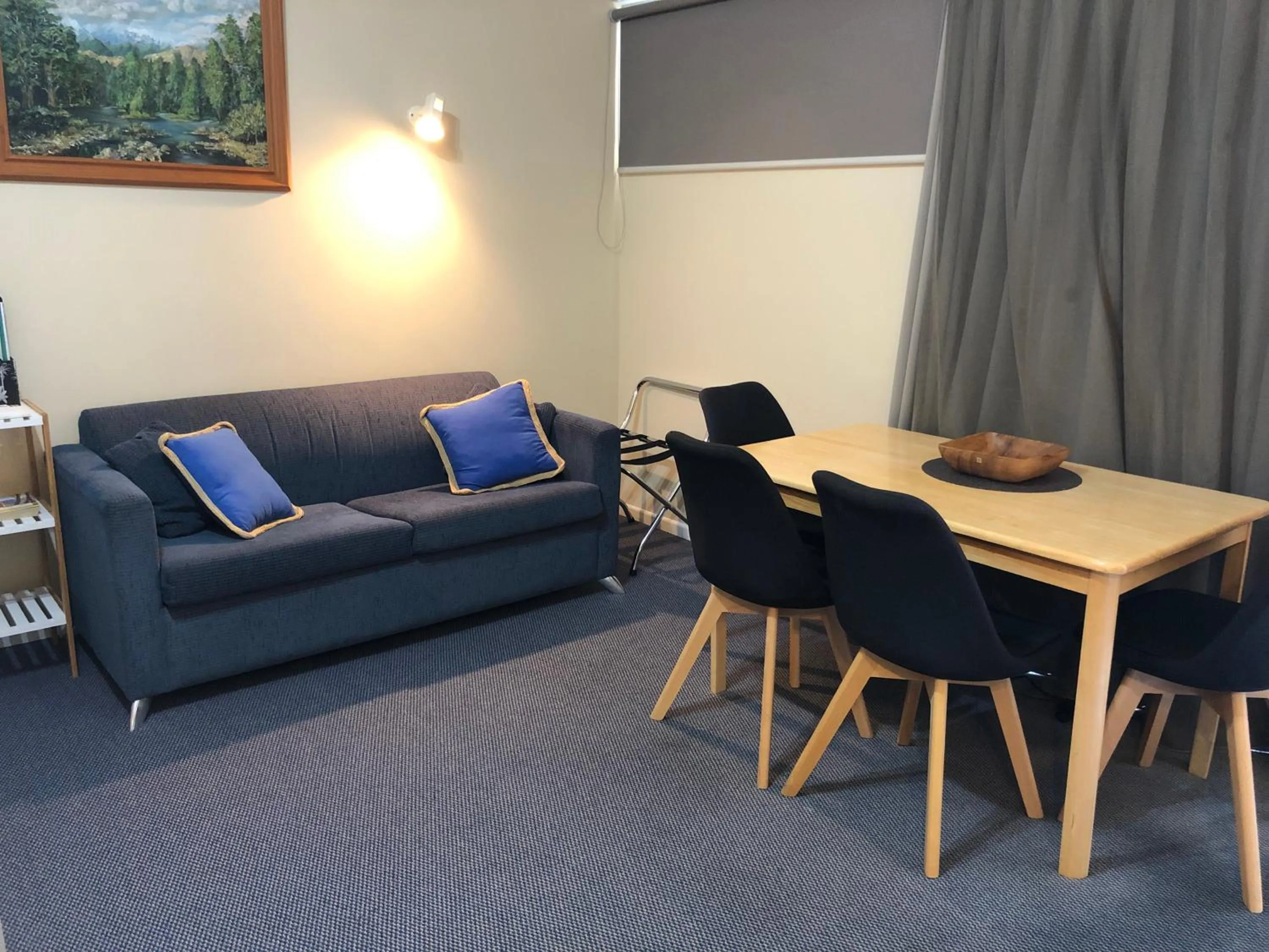 Living room in Manapouri Lakeview Motor Inn
