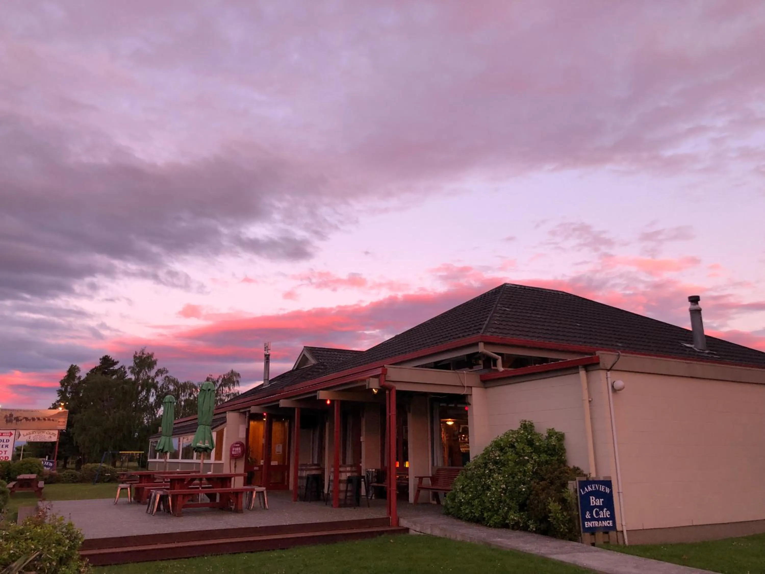 Property building in Manapouri Lakeview Motor Inn