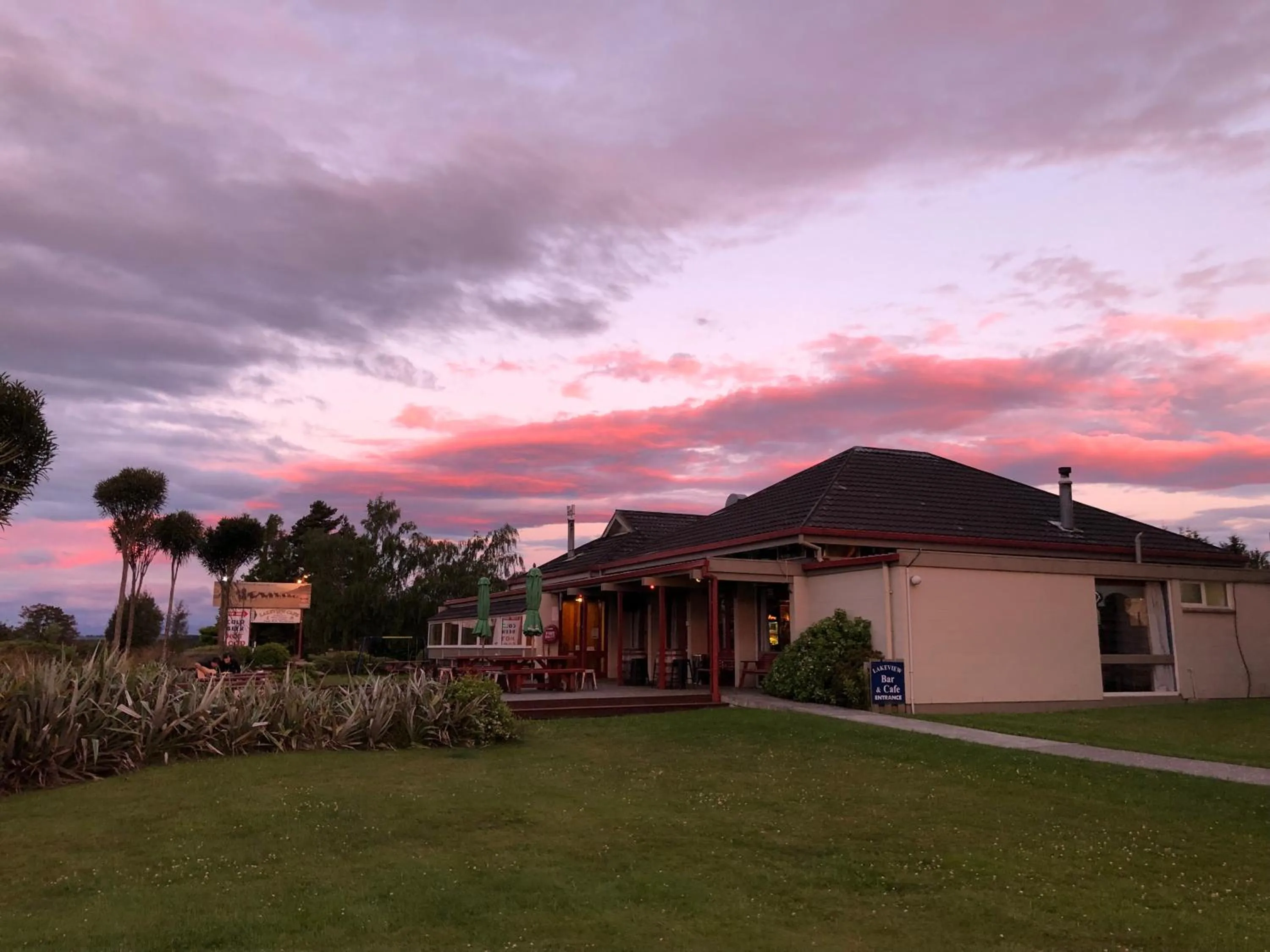 Manapouri Lakeview Motor Inn