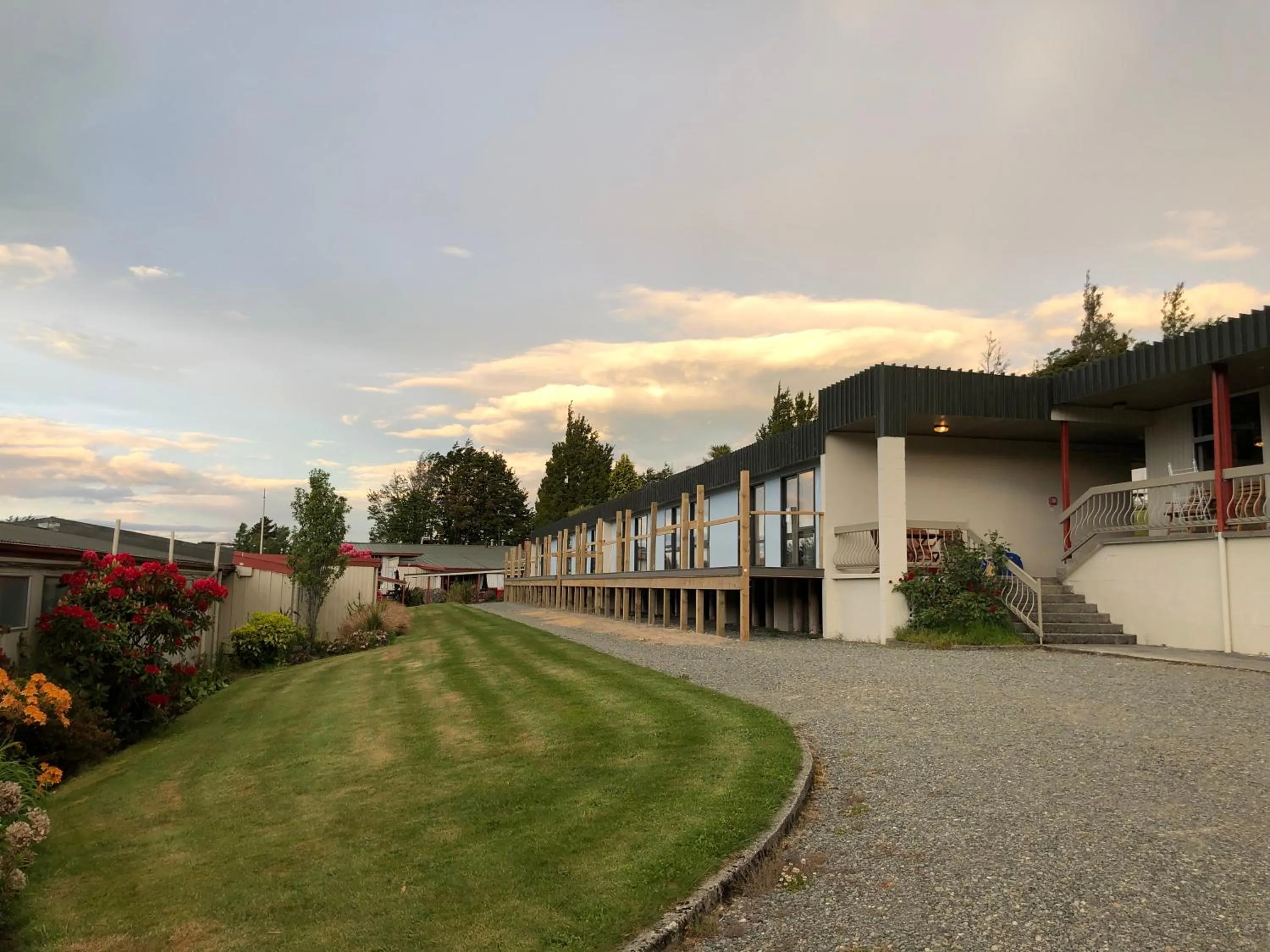 Manapouri Lakeview Motor Inn