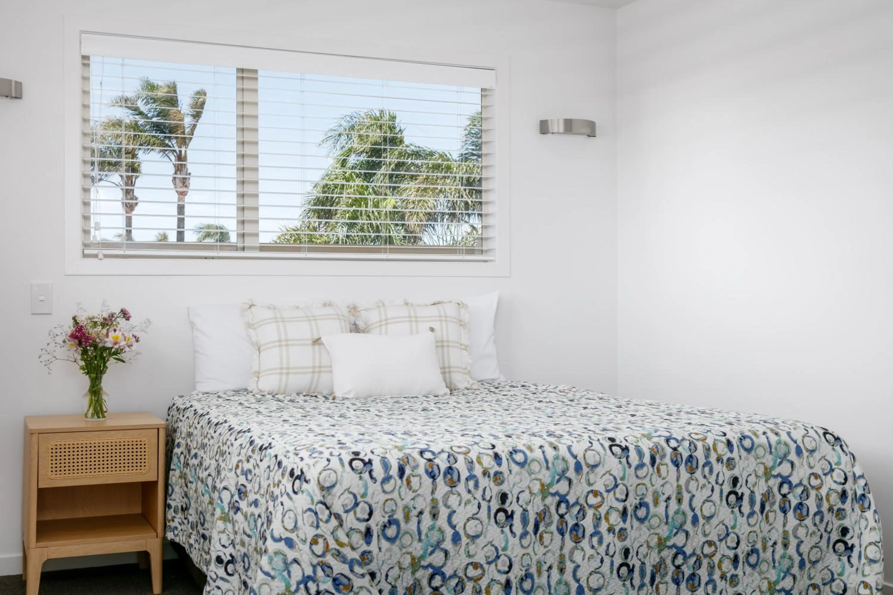 Bed in Ocean Beach Wainui