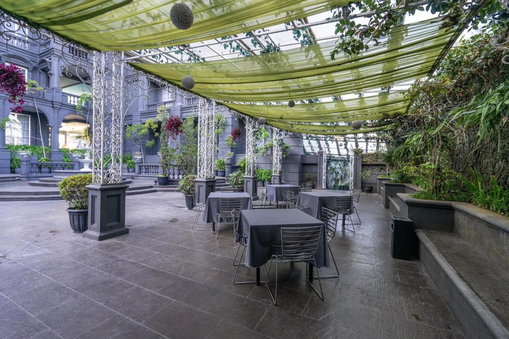 Restaurant/places to eat in GH Universal Hotel Bandung