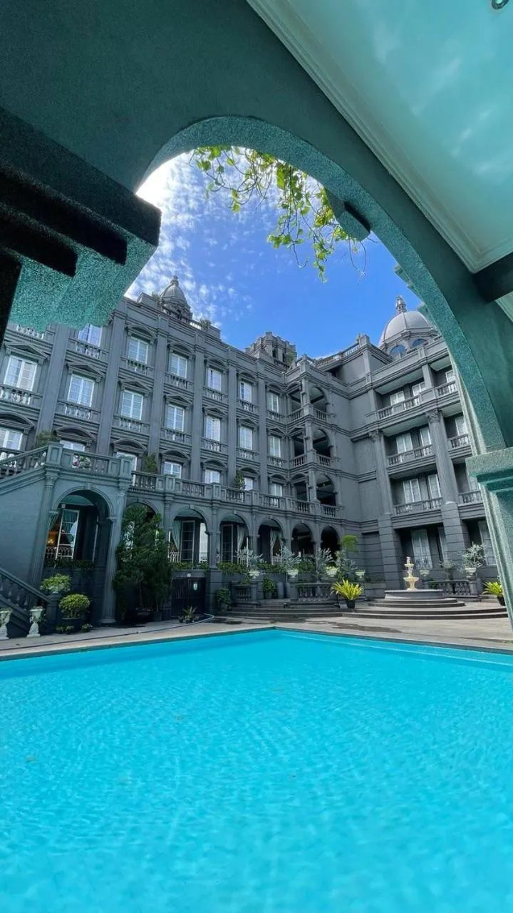 Swimming pool in GH Universal Hotel Bandung