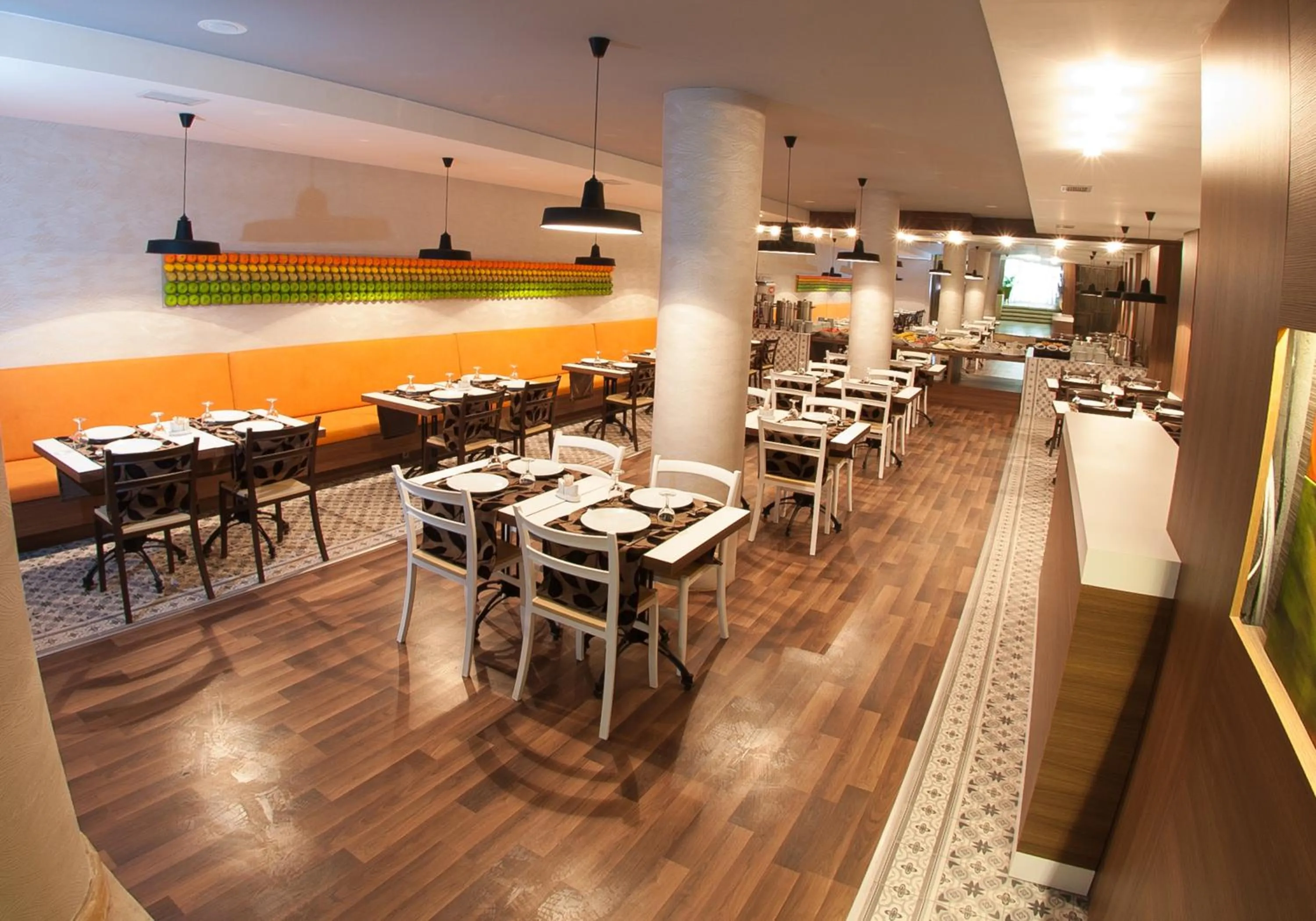 Restaurant/places to eat in Birbey Hotel